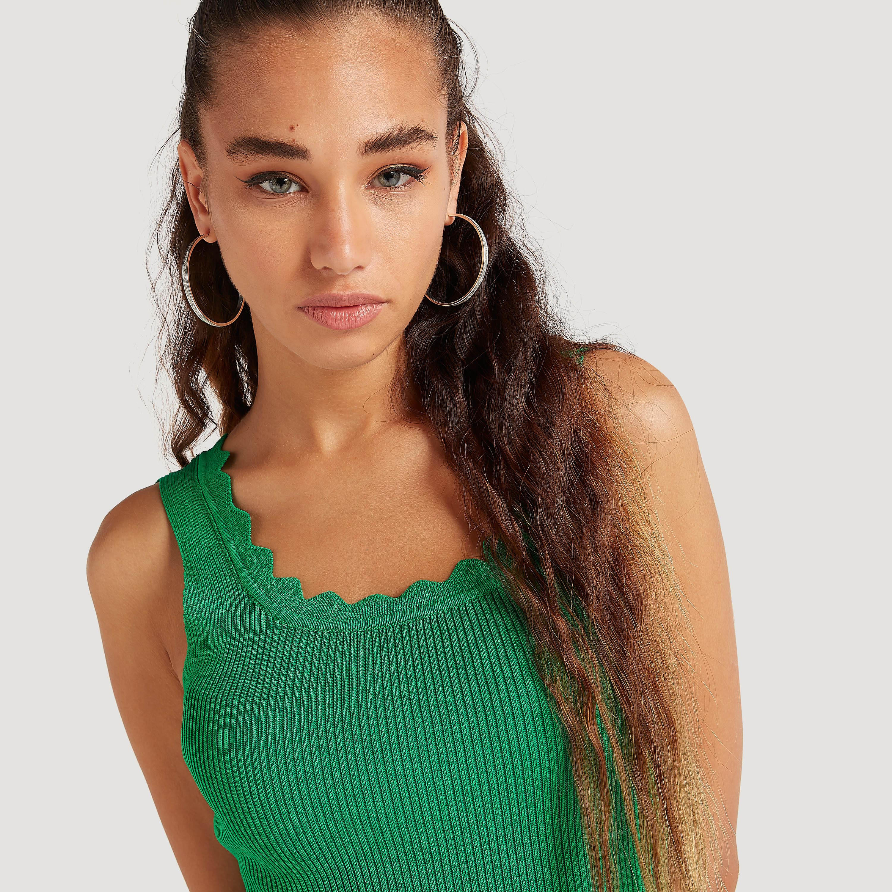 فستان قصير مضلّع دون أكمام بقصّة ضيّقة وياقة صدفيّة من تو إكستريمز-women-clothing-dresses-image-3