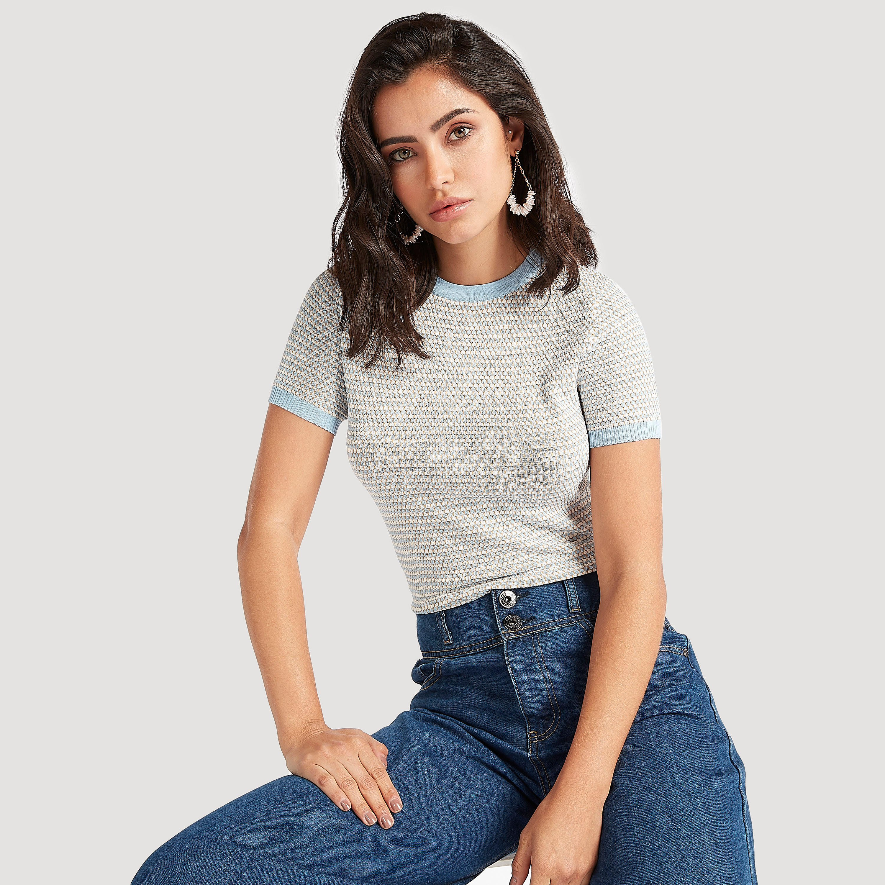 بلوزة بارزة الملمس بياقة ضيقة وأكمام قصيرة من تو إكستريمز-women-clothing-shirtsandblouses-blouses-image-1