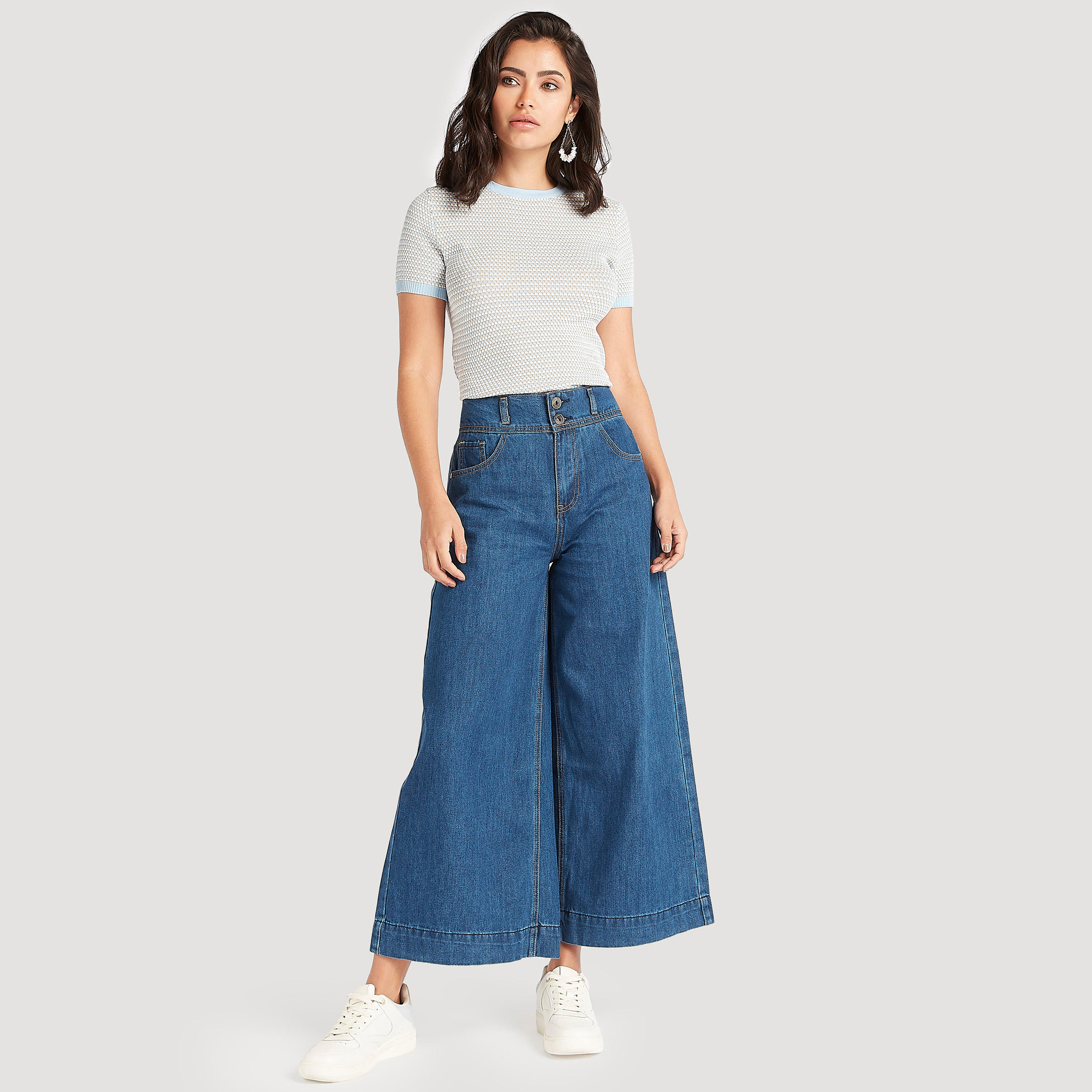 بلوزة بارزة الملمس بياقة ضيقة وأكمام قصيرة من تو إكستريمز-women-clothing-shirtsandblouses-blouses-image-2