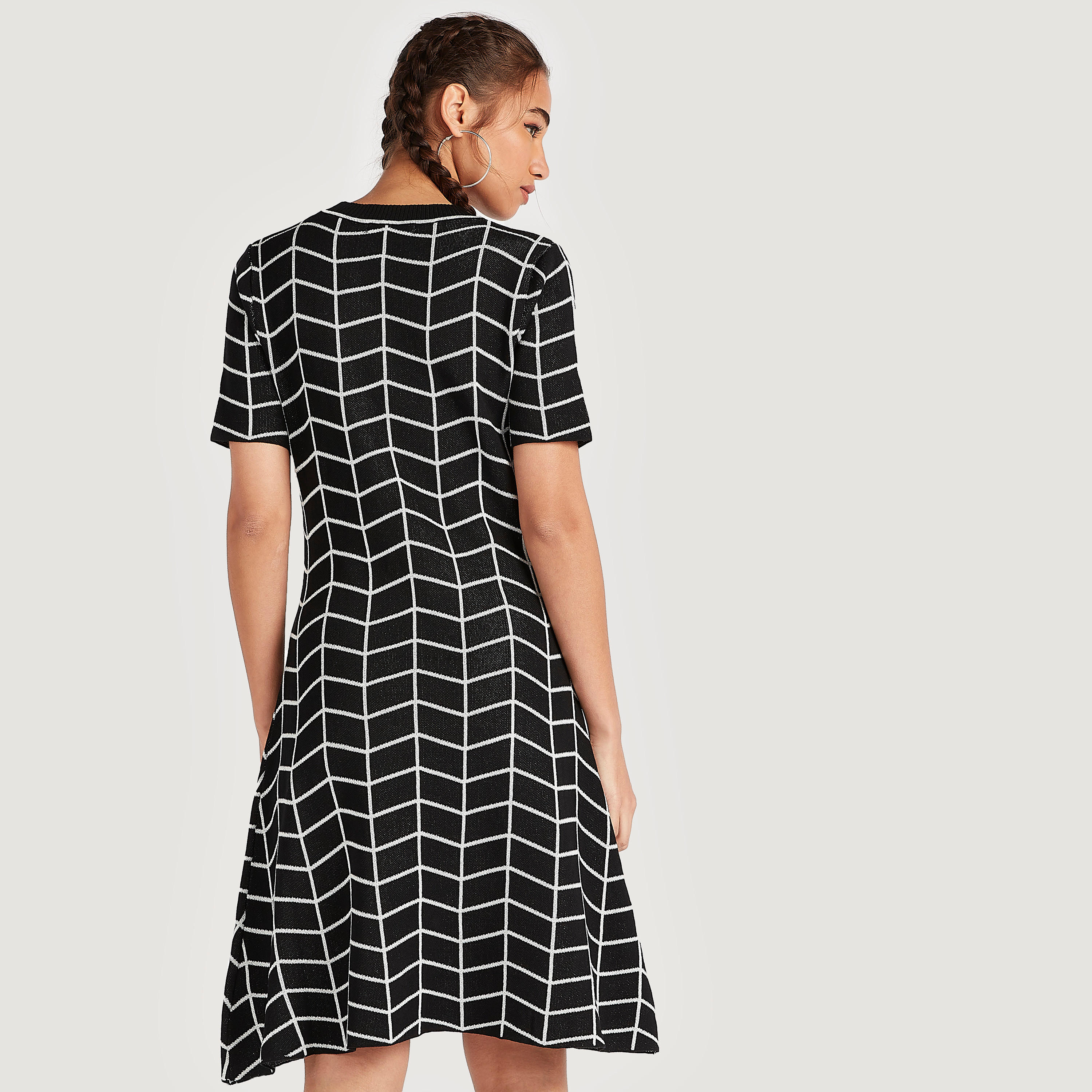 فستان واسع منسدل ميدي بطبعات وأكمام قصيرة من تو إكستريمز-women-clothing-dresses-image-4