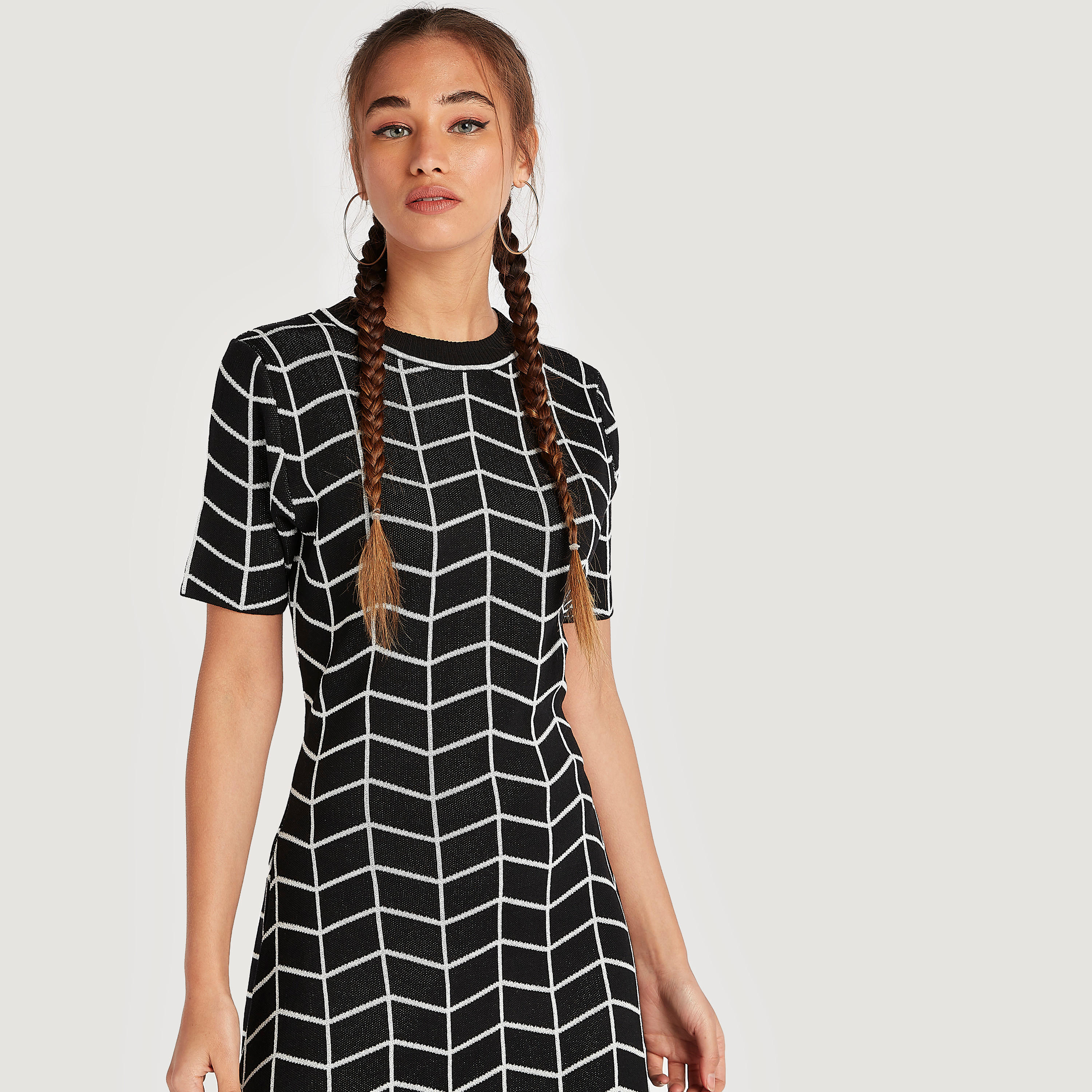 فستان واسع منسدل ميدي بطبعات وأكمام قصيرة من تو إكستريمز-women-clothing-dresses-image-5