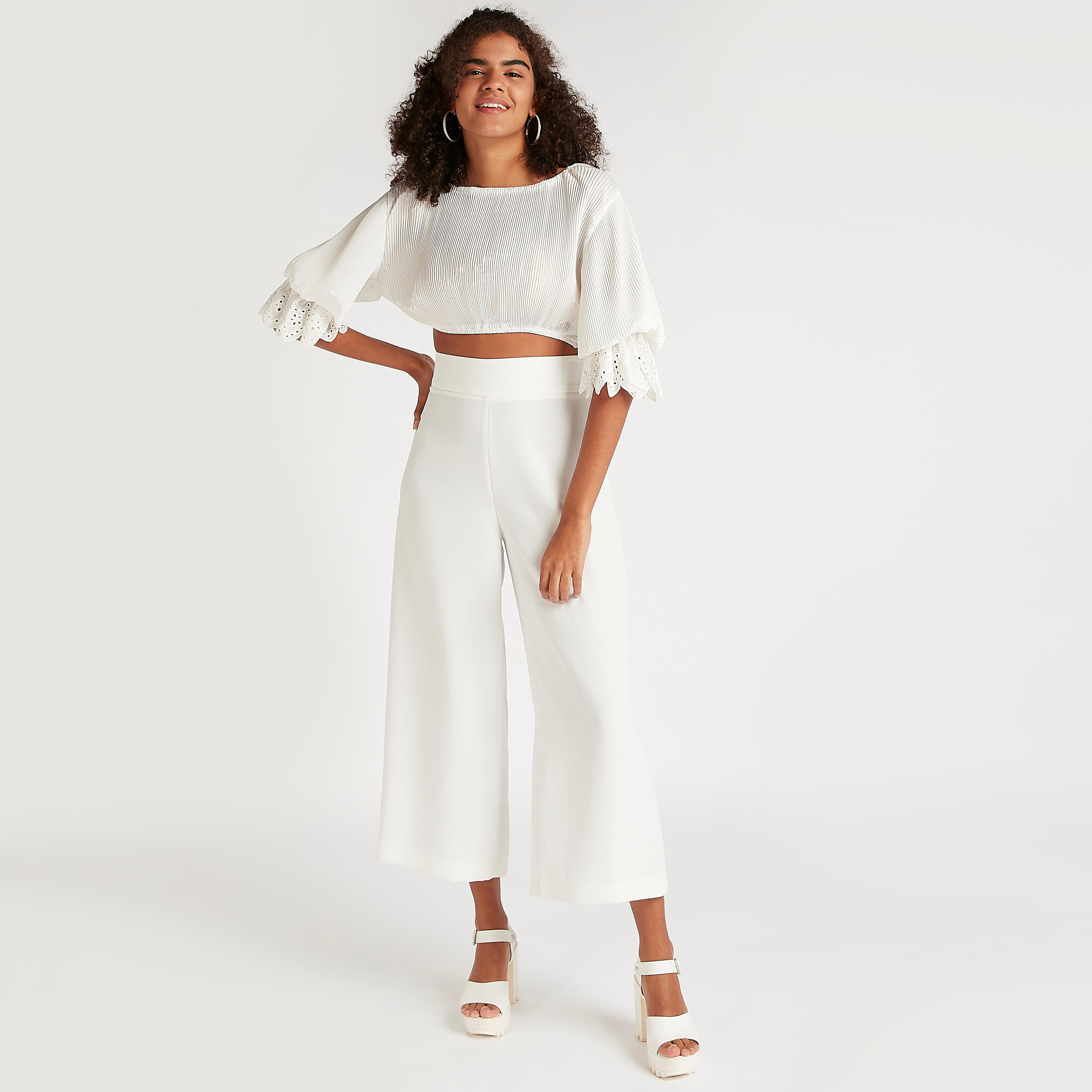 بلوزة قصيرة بارزة الملمس بياقة قارب وأربطة وأكمام 3/4 من تو إكستريمز-women-clothing-shirtsandblouses-blouses-image-2