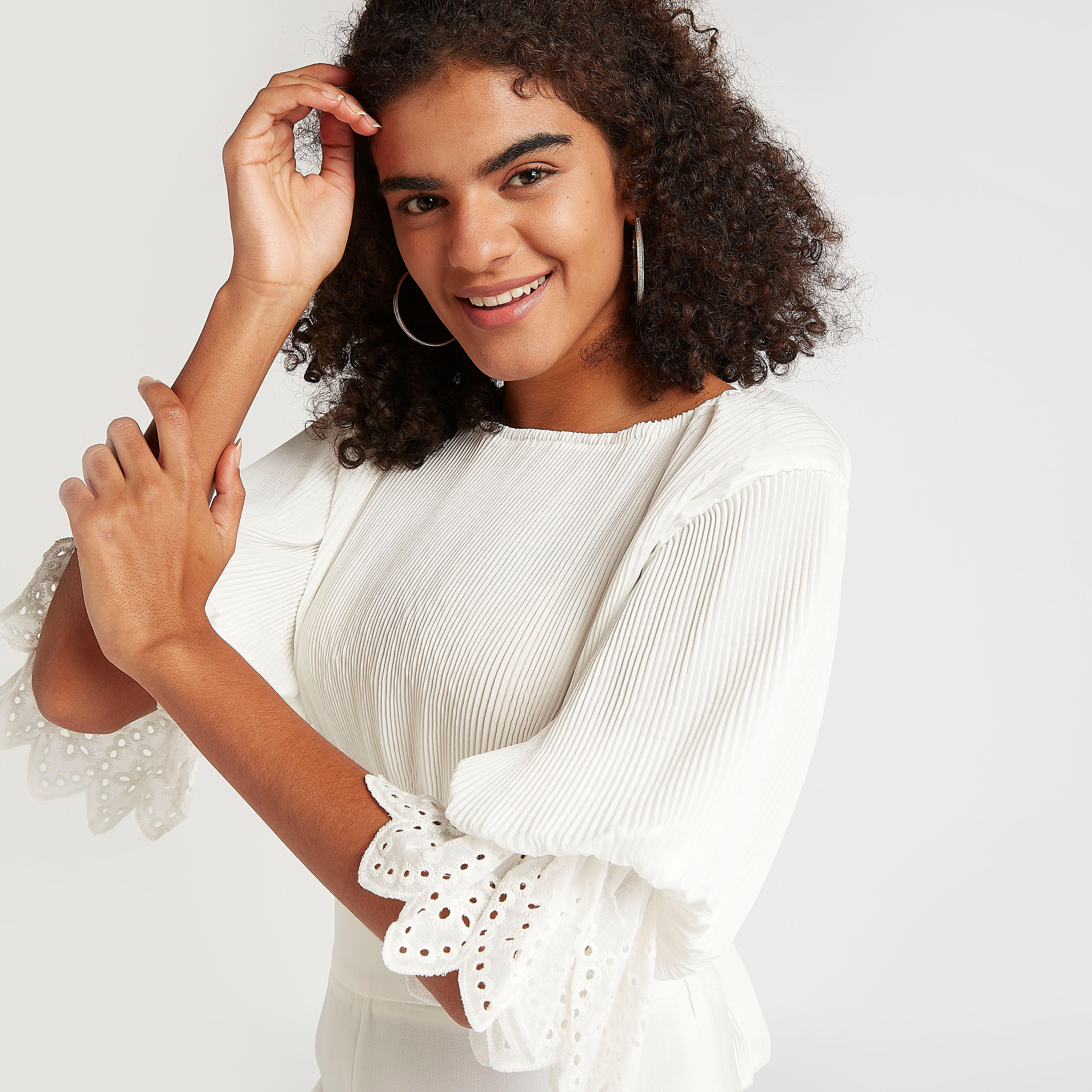 بلوزة قصيرة بارزة الملمس بياقة قارب وأربطة وأكمام 3/4 من تو إكستريمز-women-clothing-shirtsandblouses-blouses-image-8
