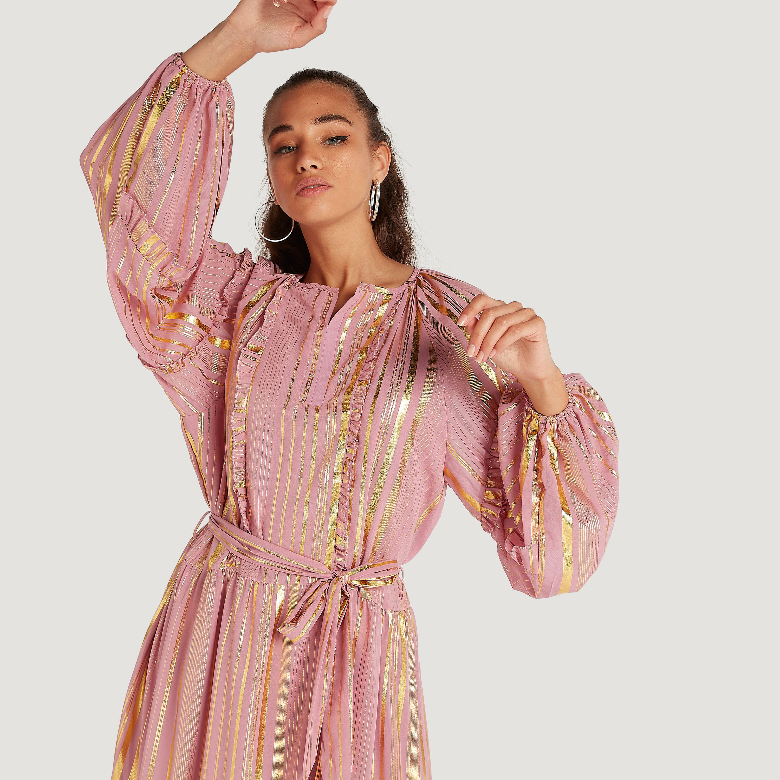 فستان إيه لاين ميدي مخطّط بأكمام طويلة وخصر برباط من تو إكستريمز-women-clothing-dresses-image-3