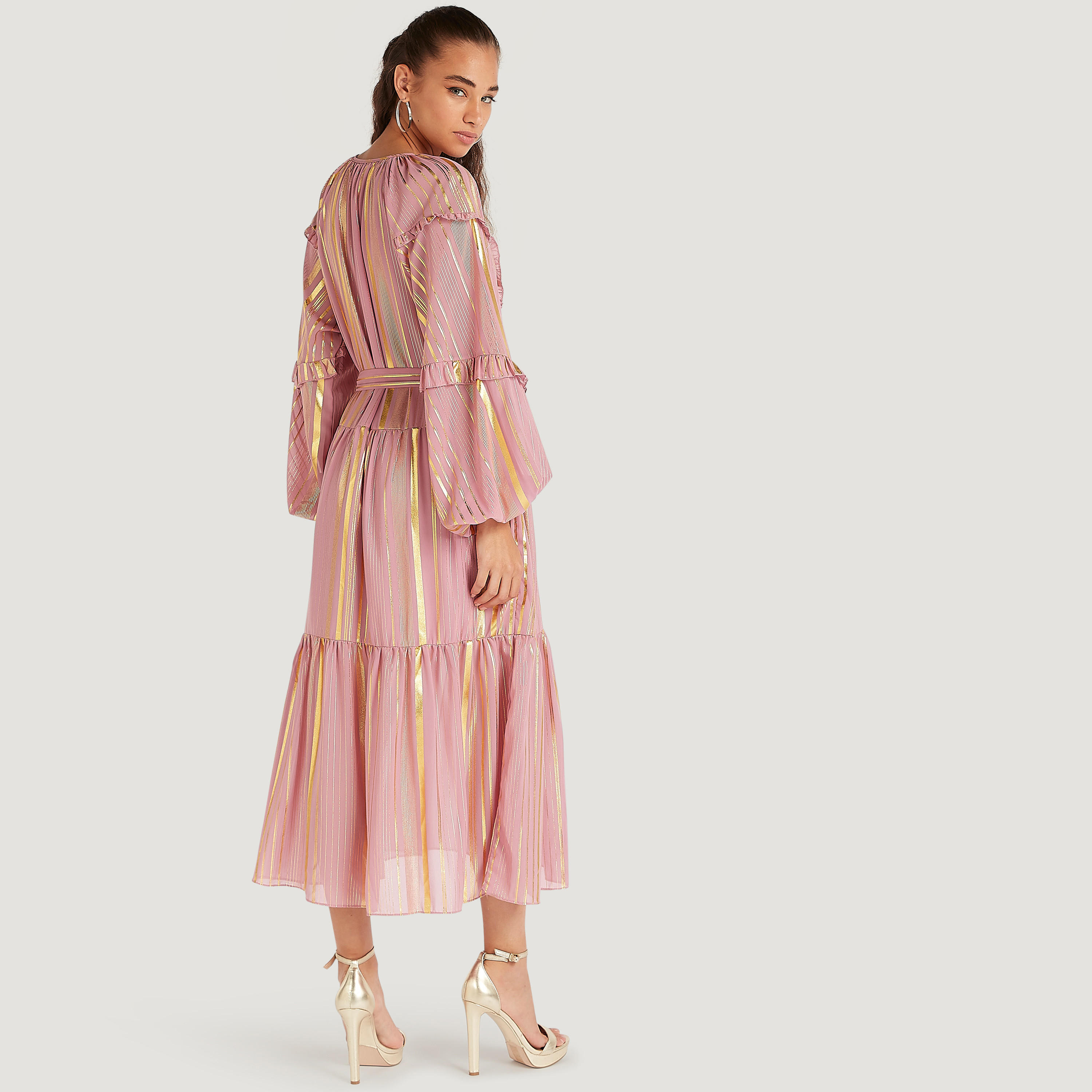 فستان إيه لاين ميدي مخطّط بأكمام طويلة وخصر برباط من تو إكستريمز-women-clothing-dresses-image-4