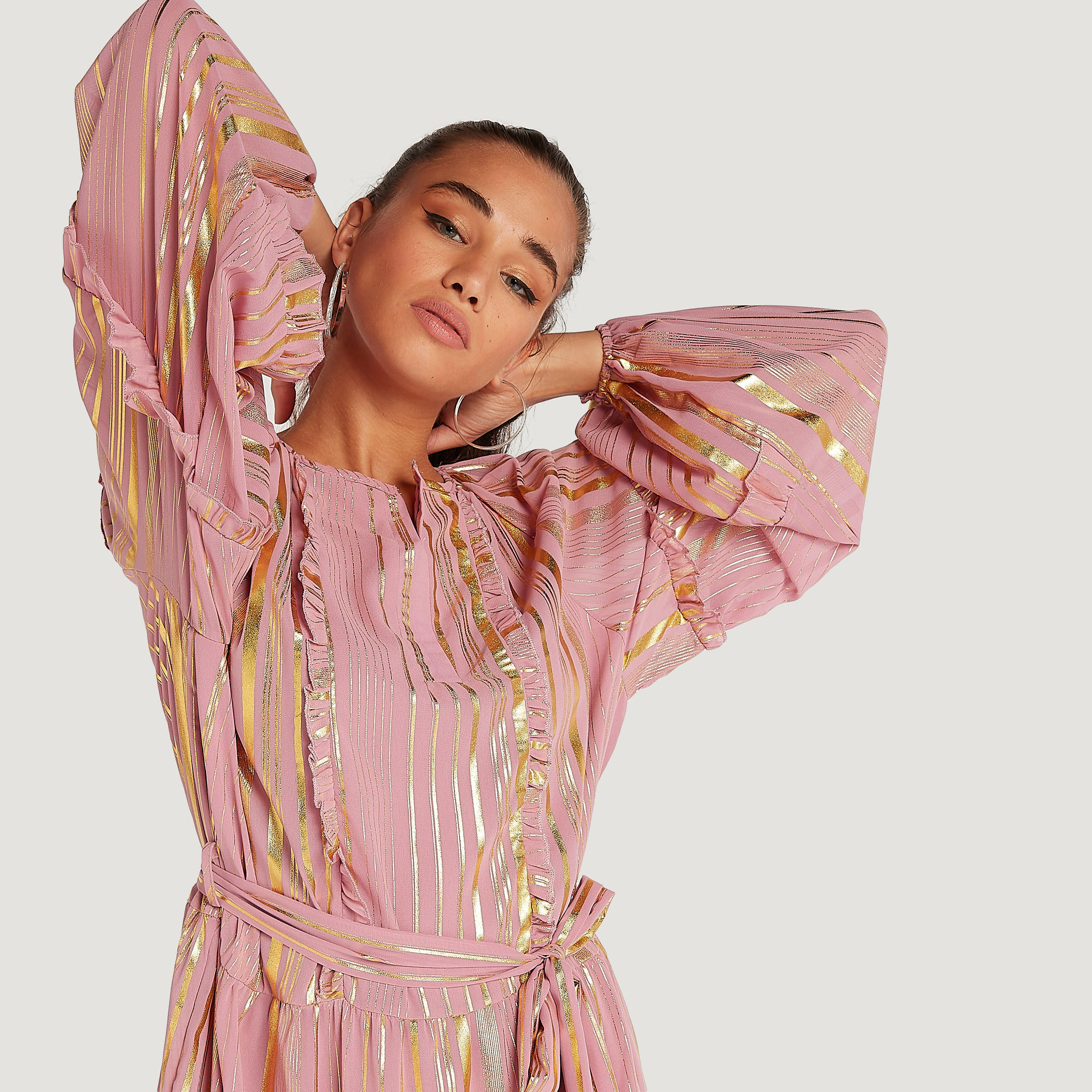 فستان إيه لاين ميدي مخطّط بأكمام طويلة وخصر برباط من تو إكستريمز-women-clothing-dresses-image-9