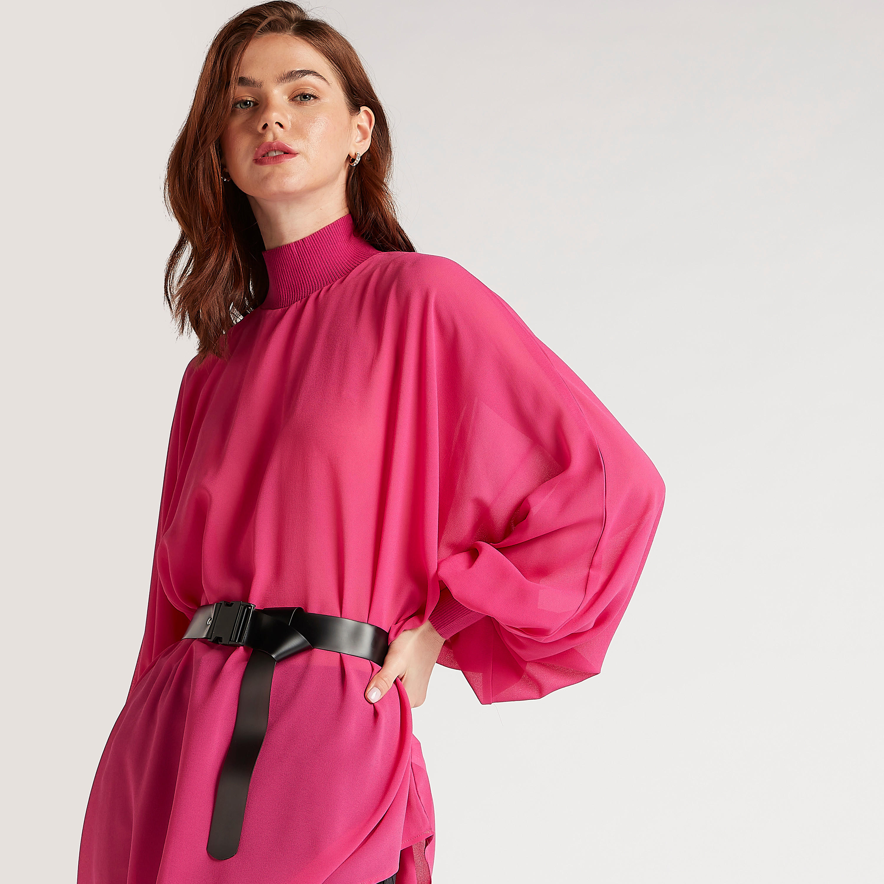 تونيك بياقة عالية وأكمام طويلة وأطراف غير مستوية من تو إكستريمز-women-clothing-shirtsandblouses-blouses-image-3