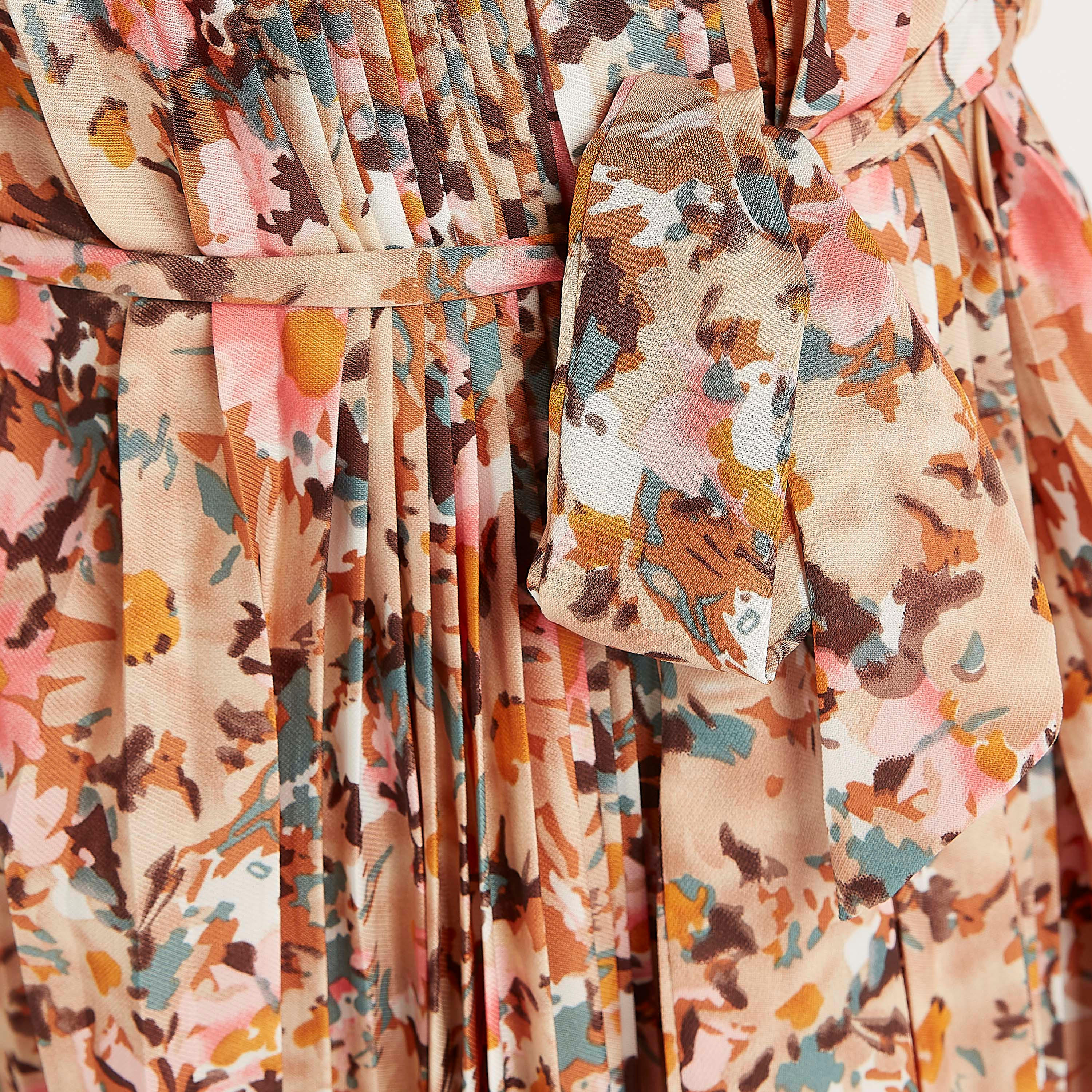 فستان طويل إيه لاين بطبعات أزهار وكشكشة وحزام رباط من تو إكستريمز-women-clothing-dresses-image-3