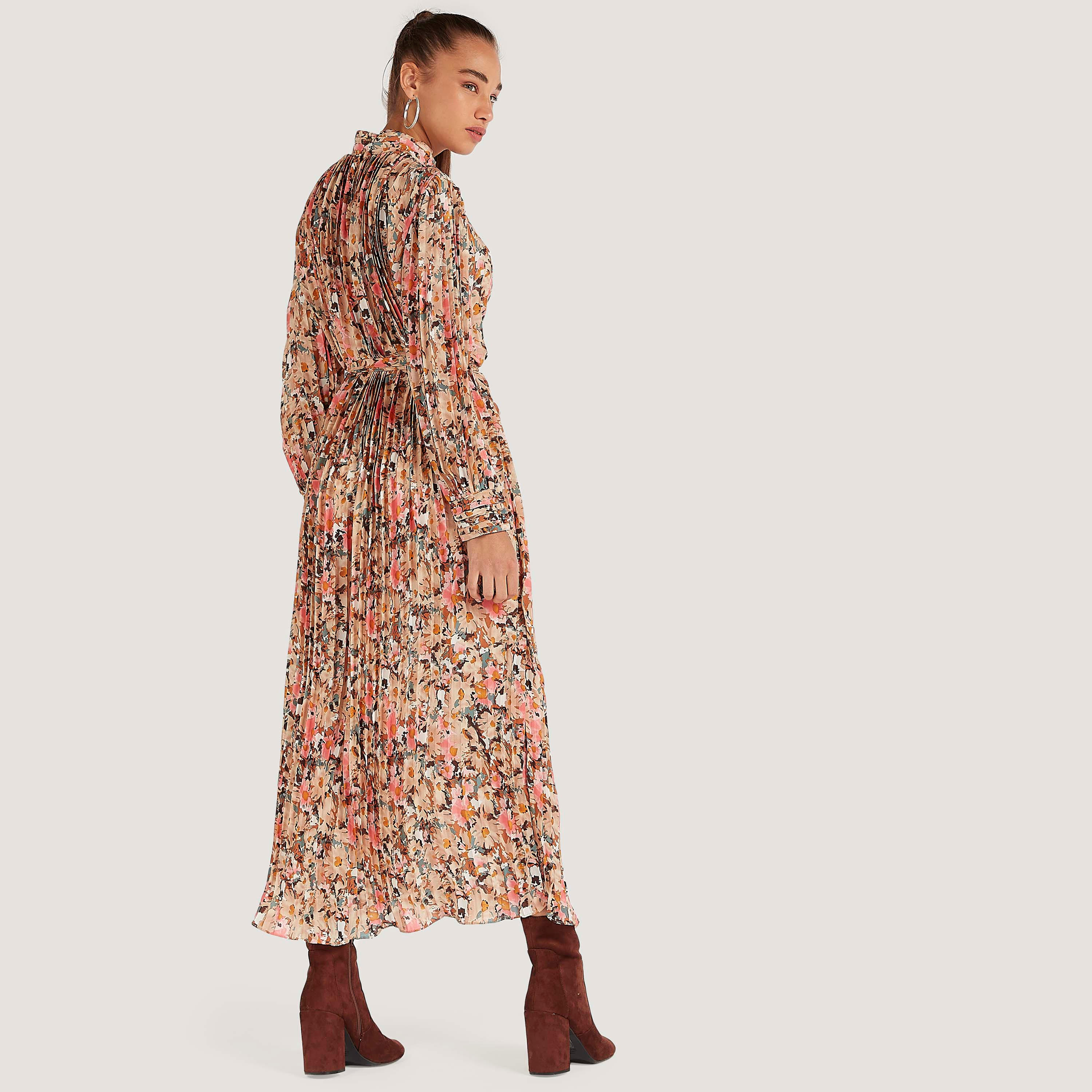 فستان طويل إيه لاين بطبعات أزهار وكشكشة وحزام رباط من تو إكستريمز-women-clothing-dresses-image-4