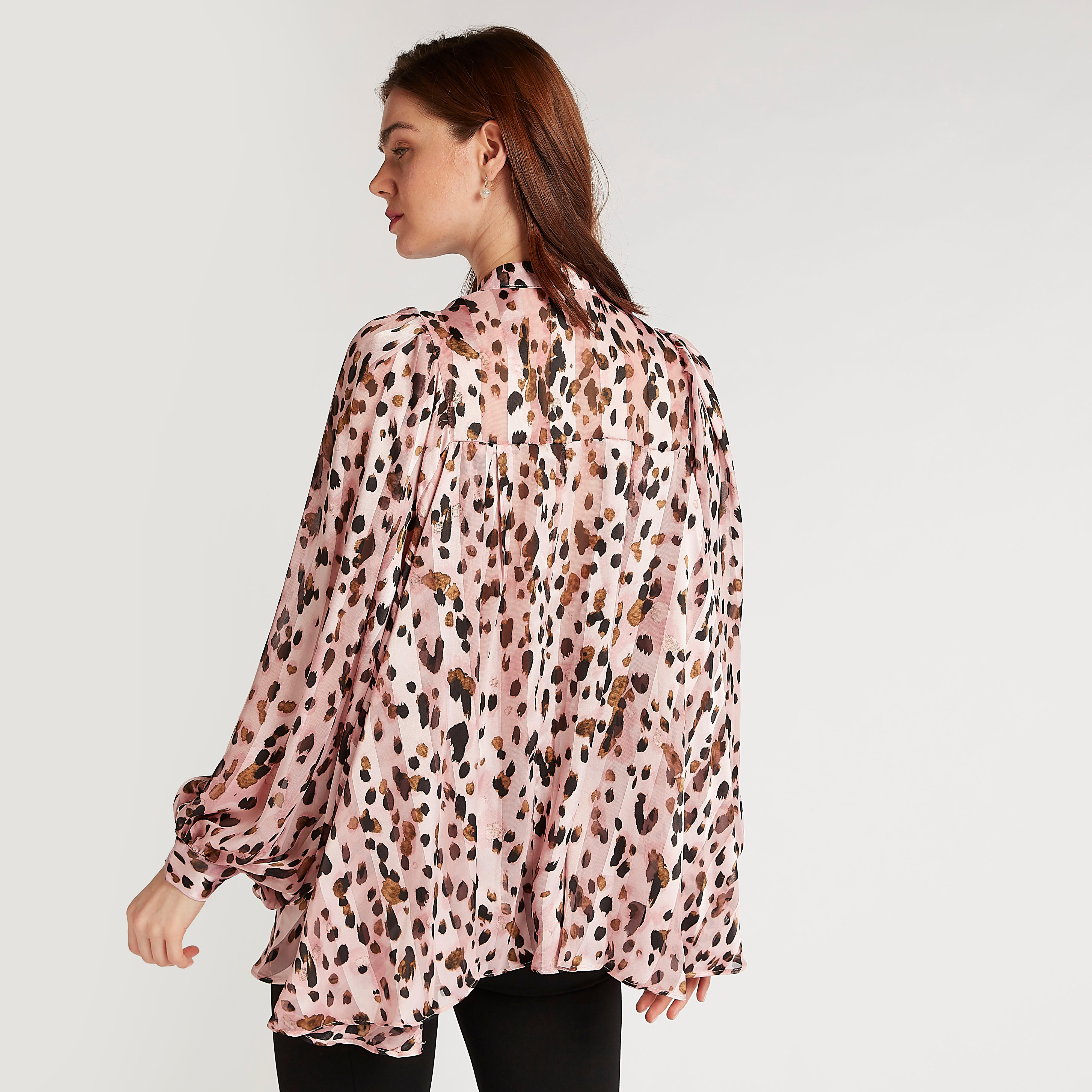 بلوزة بطبعات وربطة عنق وأكمام طويلة من تو إكستريمز-women-clothing-shirtsandblouses-blouses-image-4