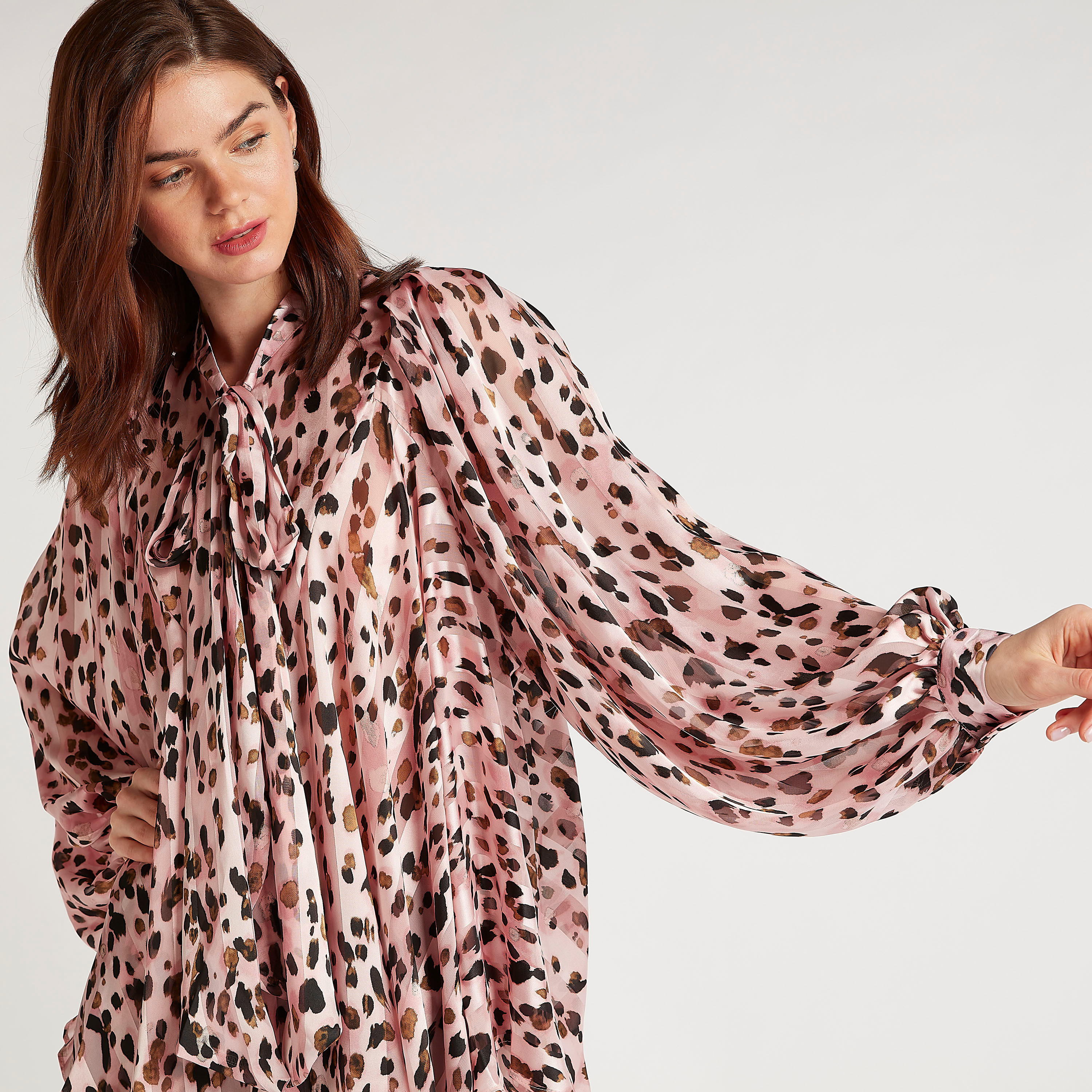 بلوزة بطبعات وربطة عنق وأكمام طويلة من تو إكستريمز-women-clothing-shirtsandblouses-blouses-image-5