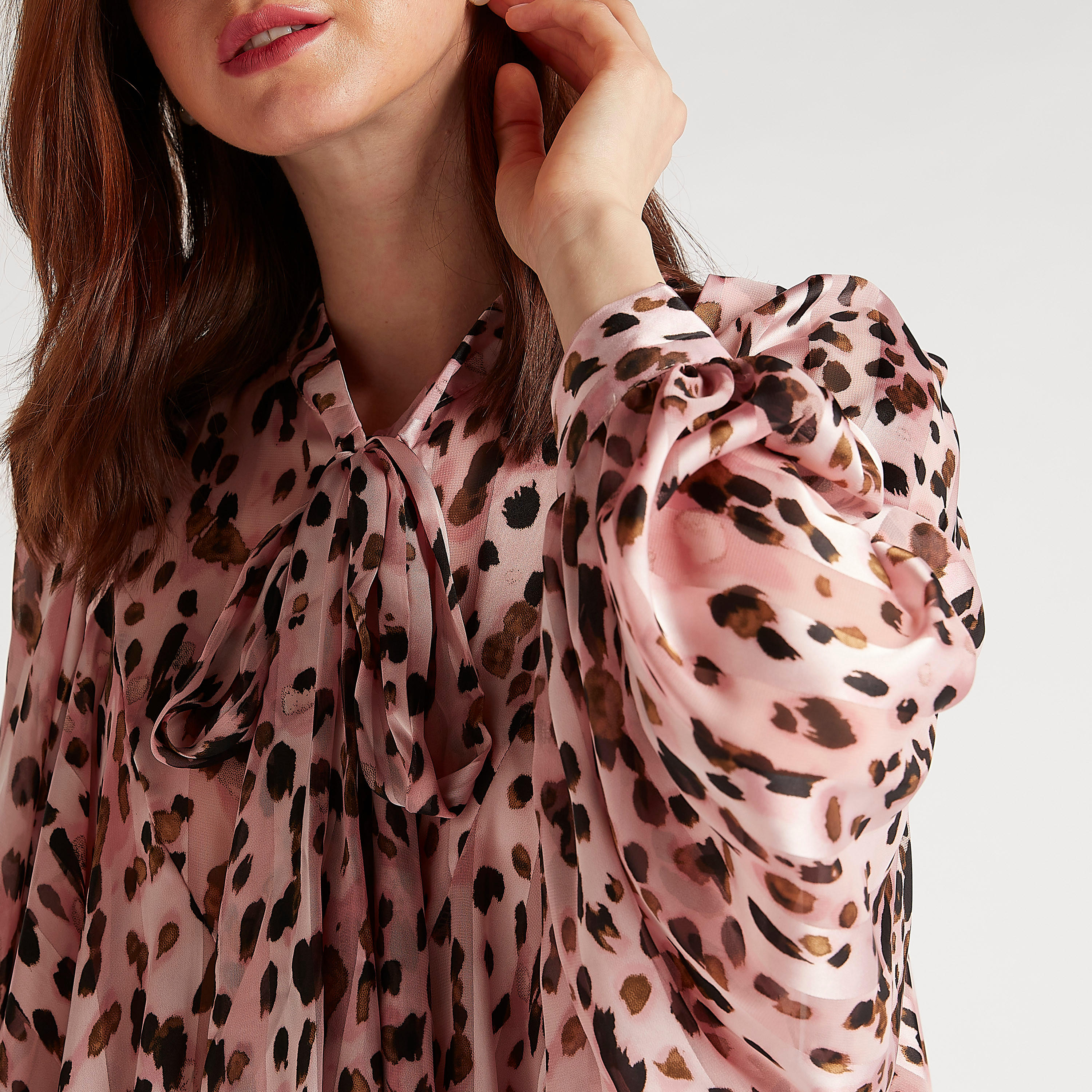 بلوزة بطبعات وربطة عنق وأكمام طويلة من تو إكستريمز-women-clothing-shirtsandblouses-blouses-image-6