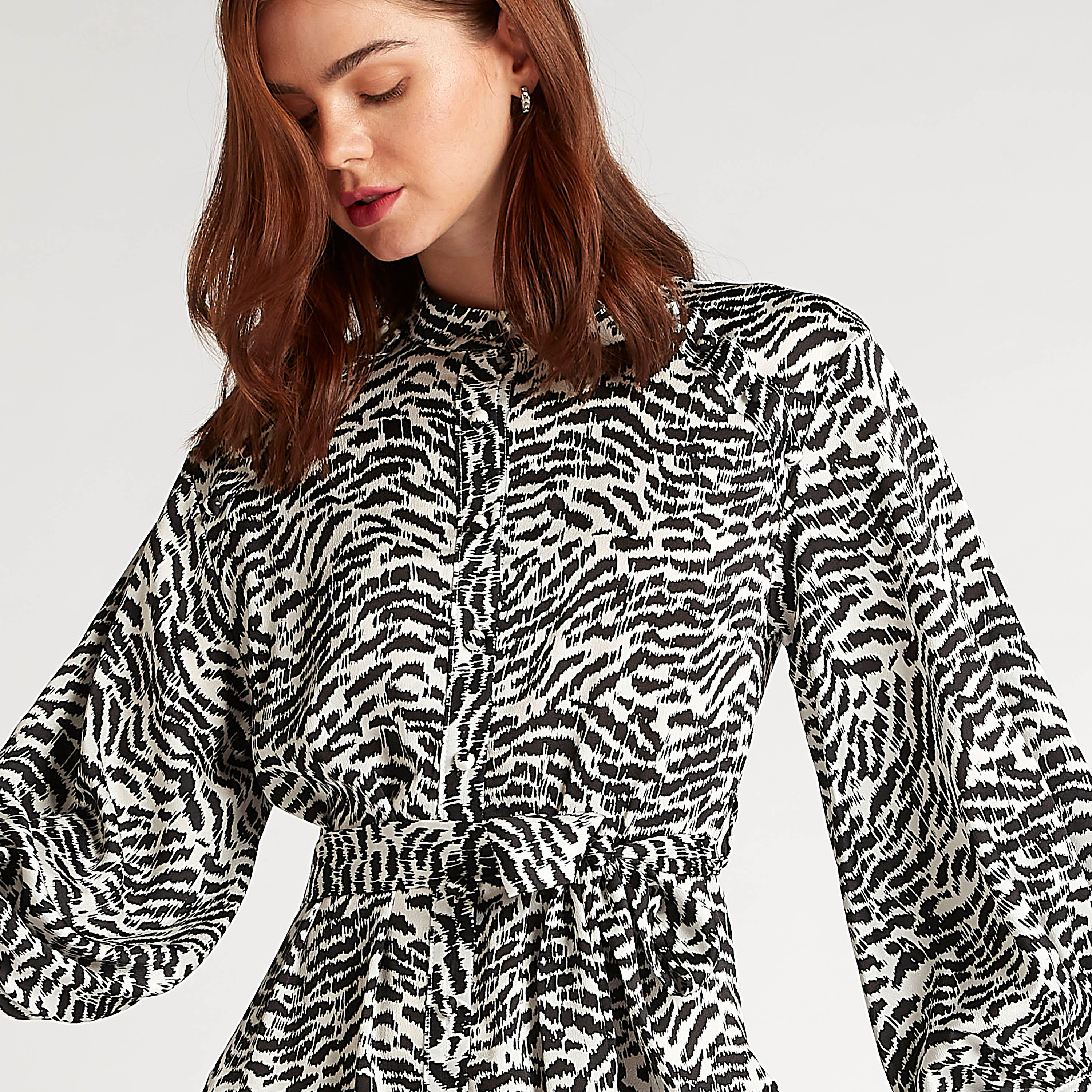 فستان ميدي إيه لاين بطبعات حيوانات وأكمام طويلة ووشاح من تو إكستريمز-women-clothing-dresses-image-8