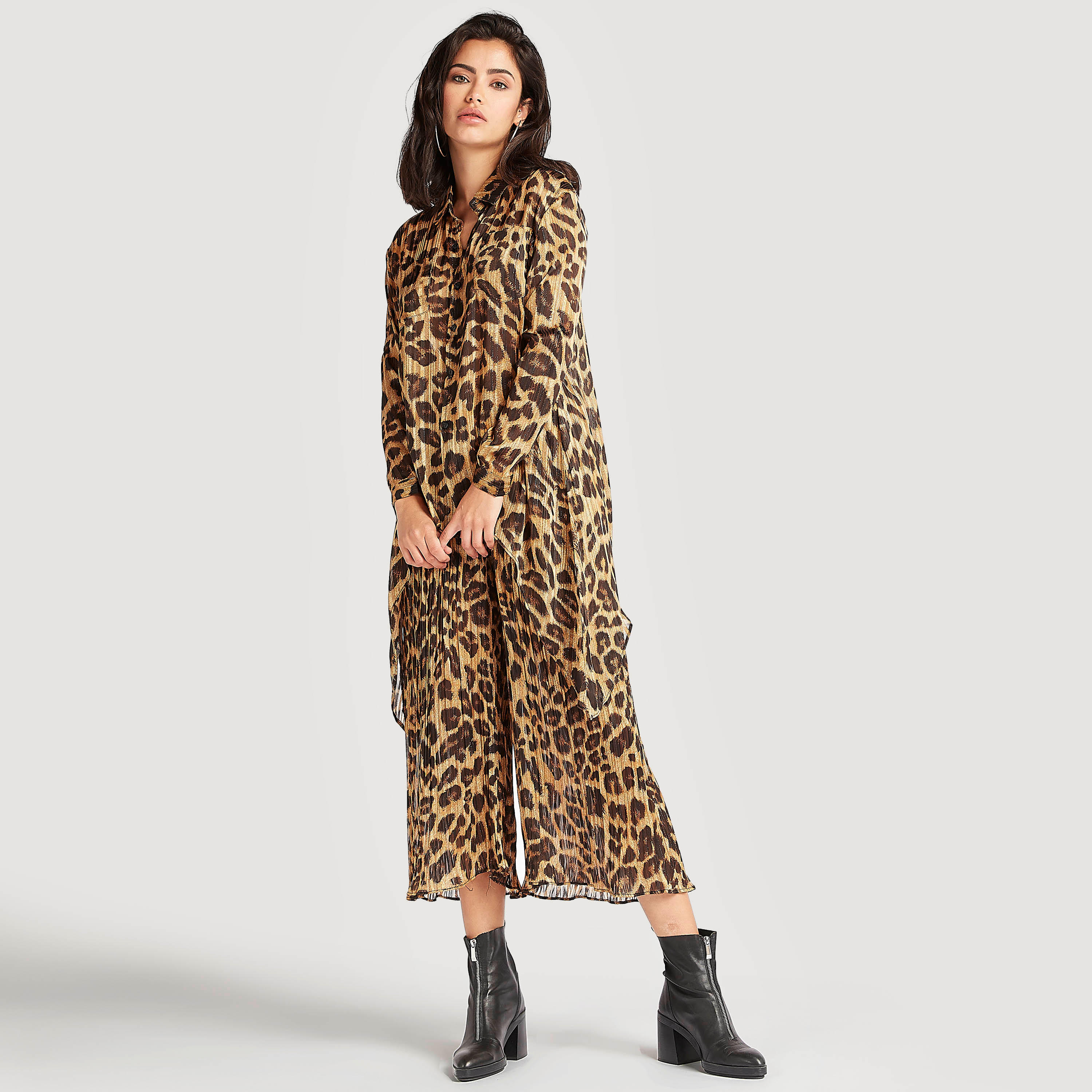 بنطلون قصير بخصر مطّاطي متوسّط الارتفاع وطبعات حيوانات من تو إكستريمز-women-clothing-bottoms-trousers-image-2