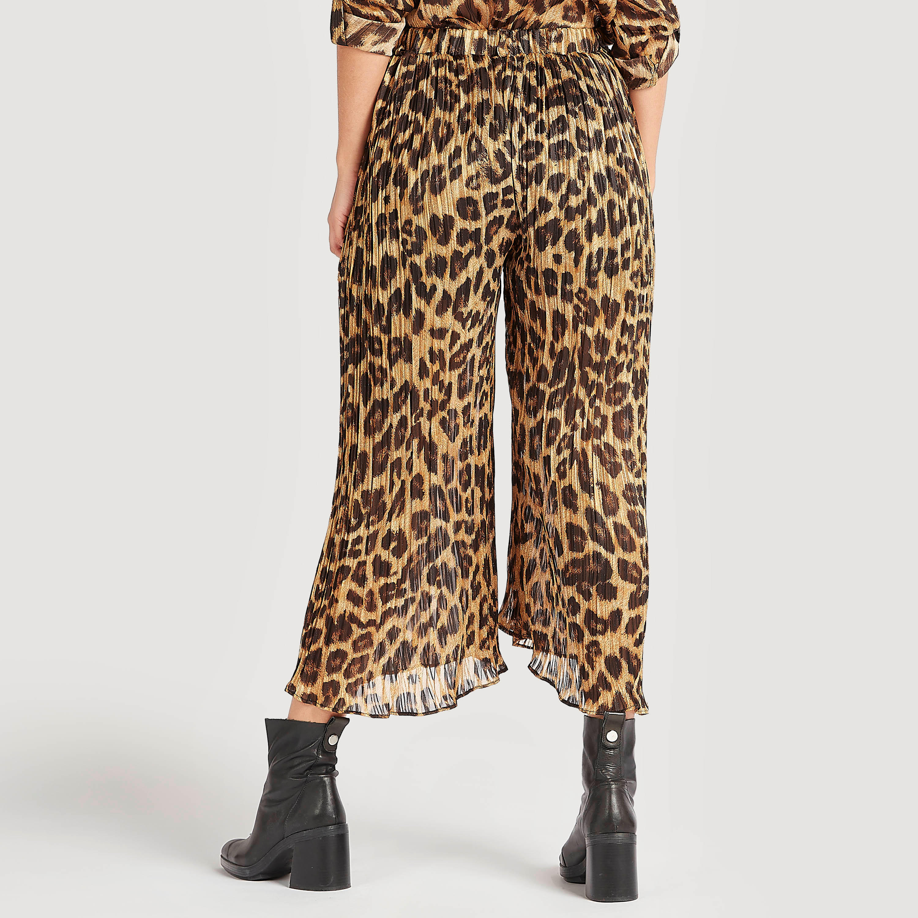 بنطلون قصير بخصر مطّاطي متوسّط الارتفاع وطبعات حيوانات من تو إكستريمز-women-clothing-bottoms-trousers-image-4
