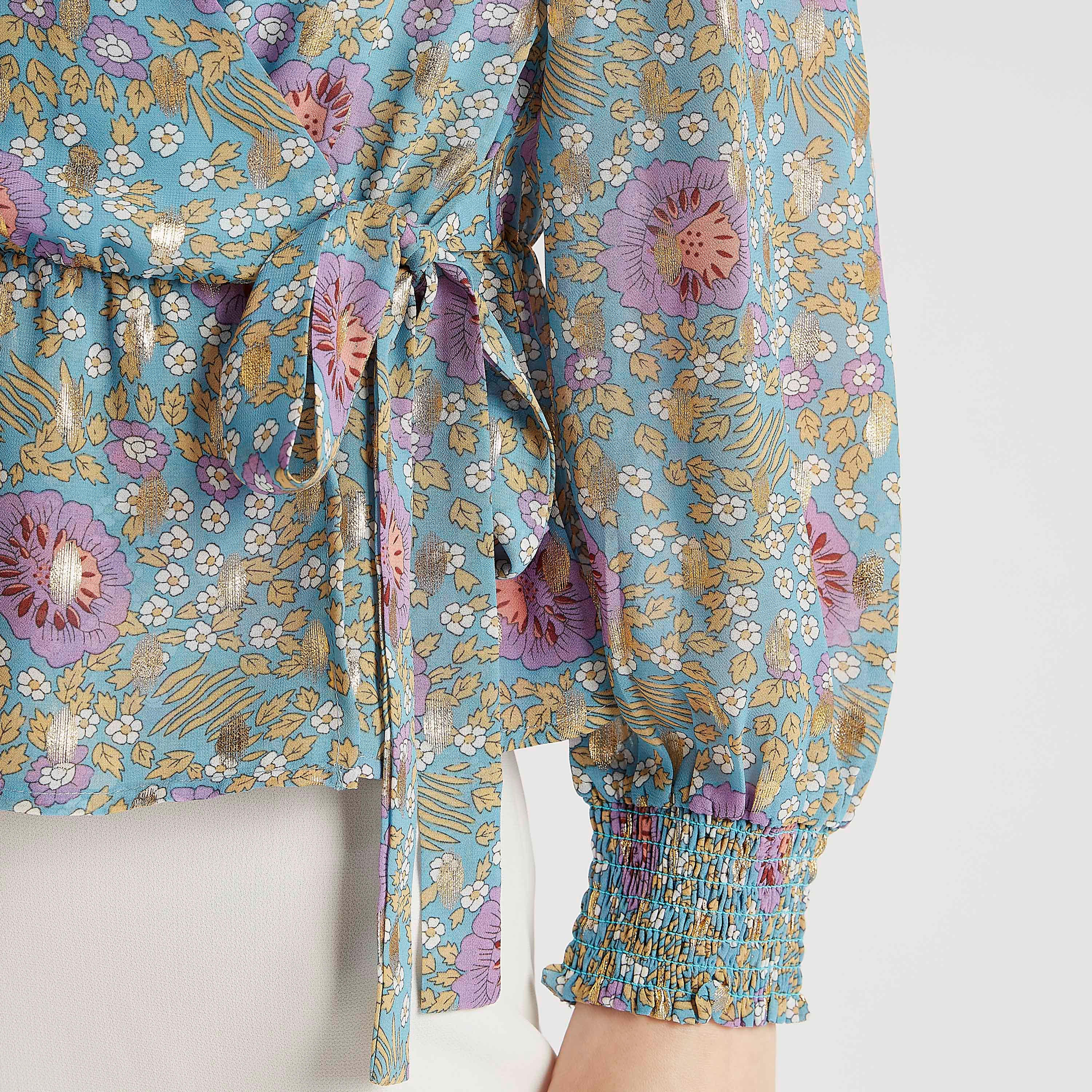 بلوزة بياقة v وطبعات أزهار وأكمام طويلة من تو إكستريمز-women-clothing-shirtsandblouses-blouses-image-3