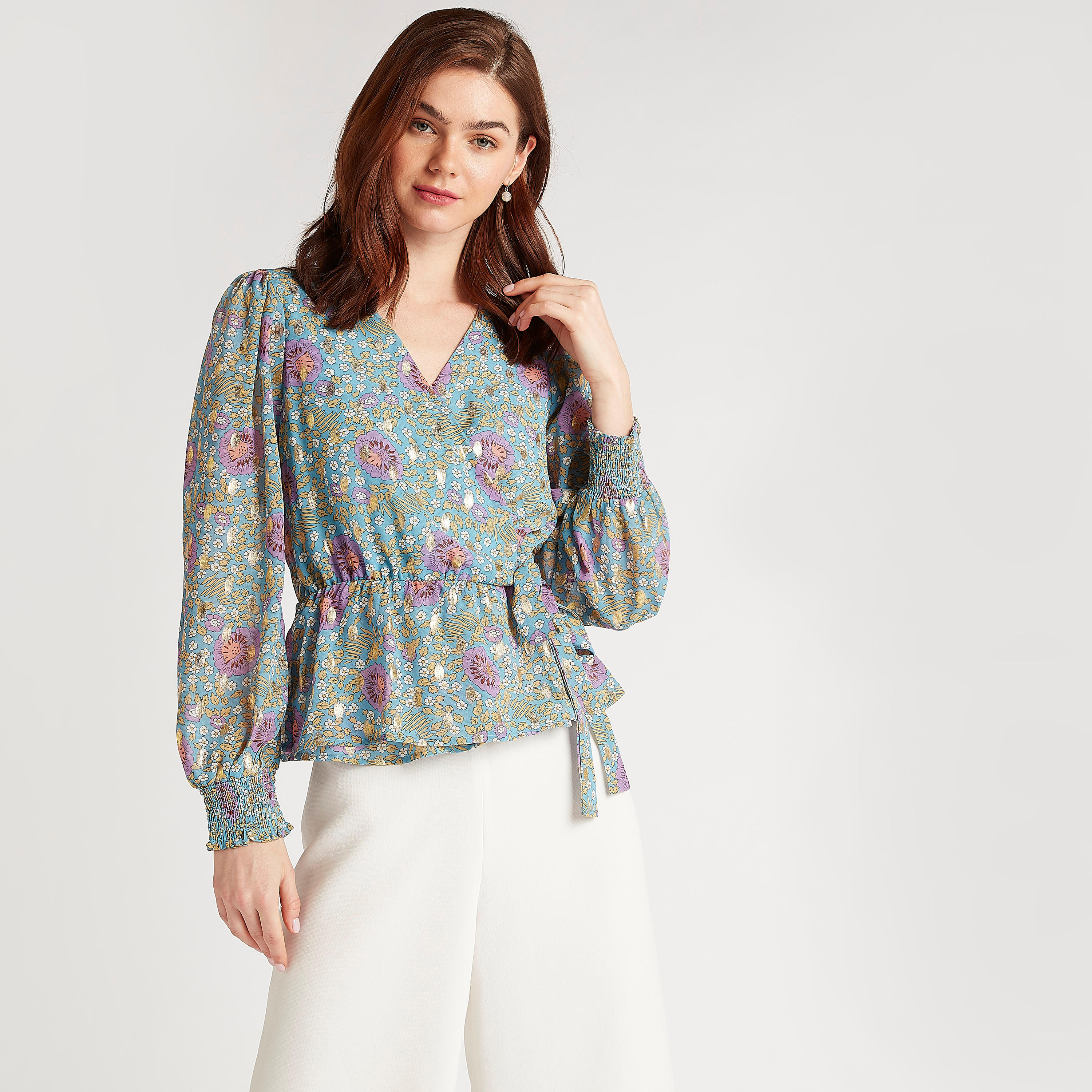 بلوزة بياقة v وطبعات أزهار وأكمام طويلة من تو إكستريمز-women-clothing-shirtsandblouses-blouses-image-5