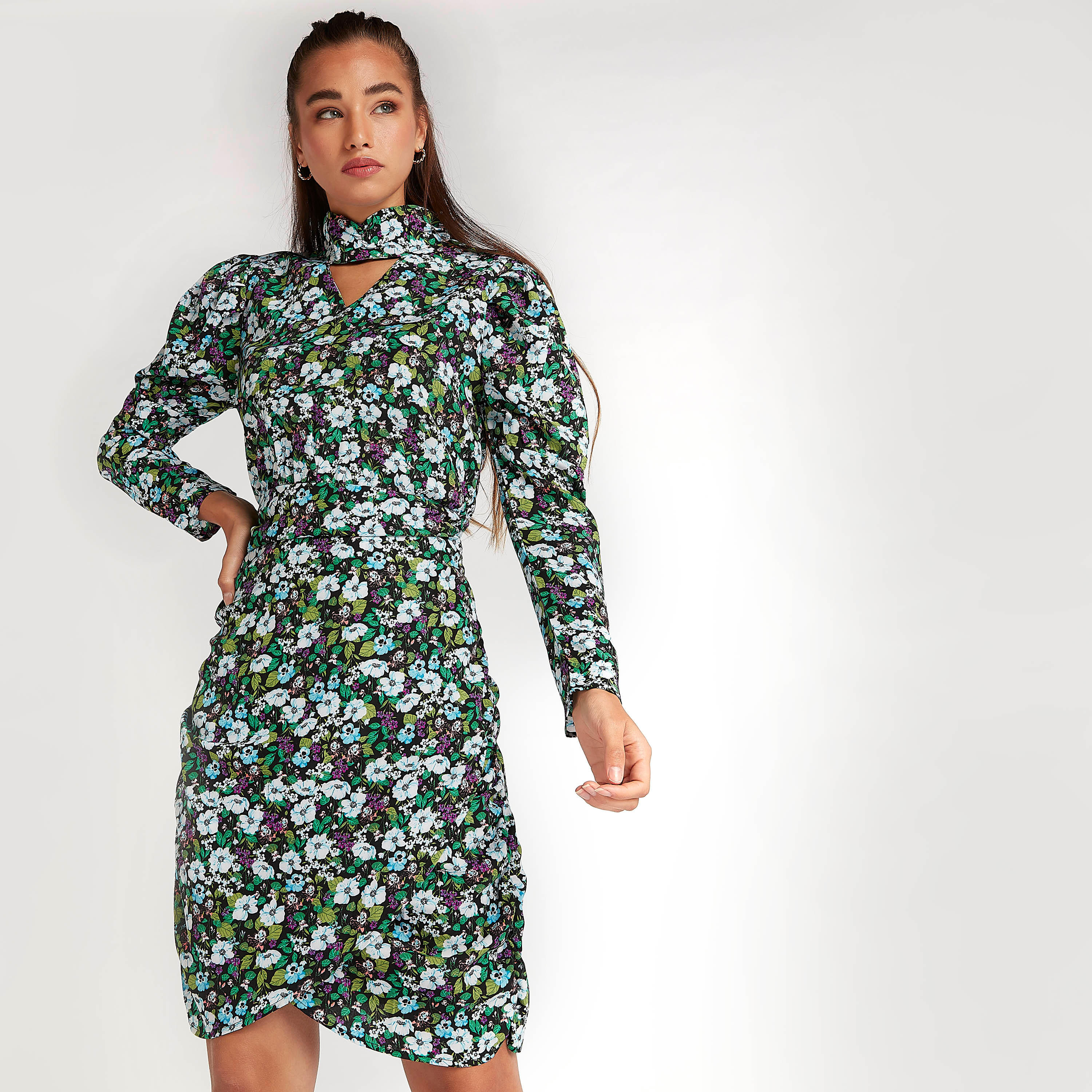 فستان ميدي إيه لاين بطبعات أزهار وياقة عالية وأكمام طويلة من تو إكستريمز-women-clothing-dresses-image-7