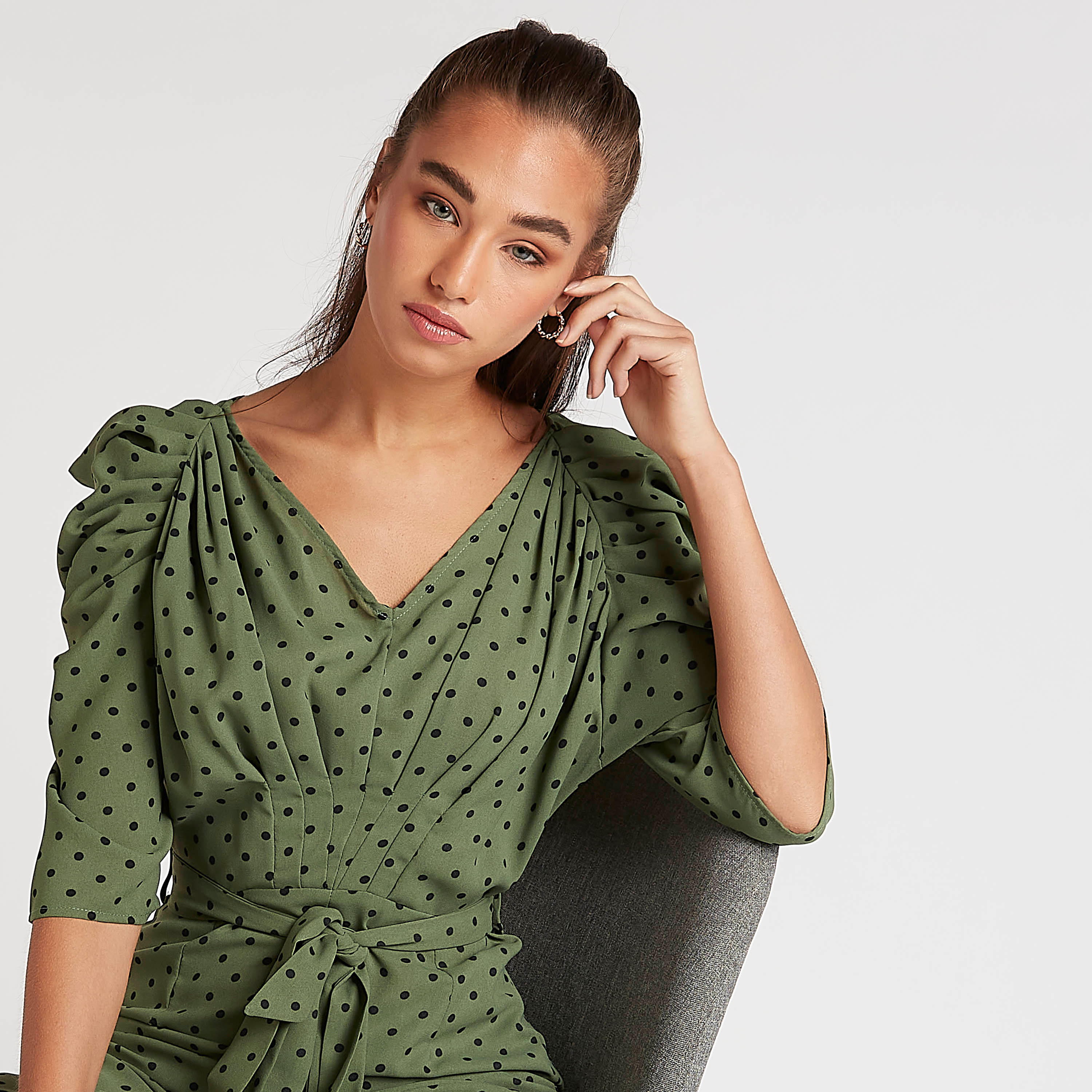 جامبسوت بطبعات منقّطة وأكمام 3/4 ورباط من تو إكستريمز-women-clothing-jumpsuits-image-5