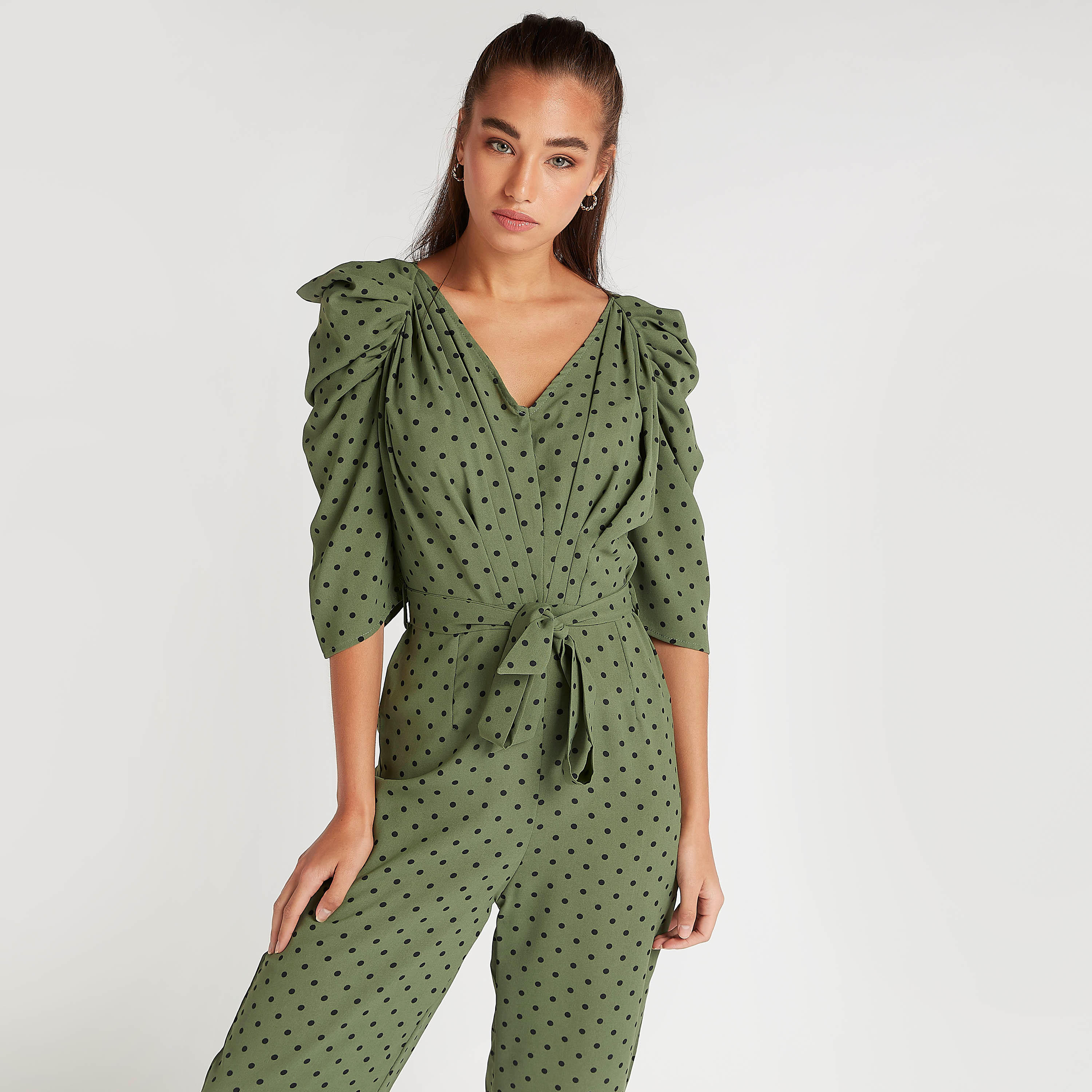 جامبسوت بطبعات منقّطة وأكمام 3/4 ورباط من تو إكستريمز-women-clothing-jumpsuits-image-6