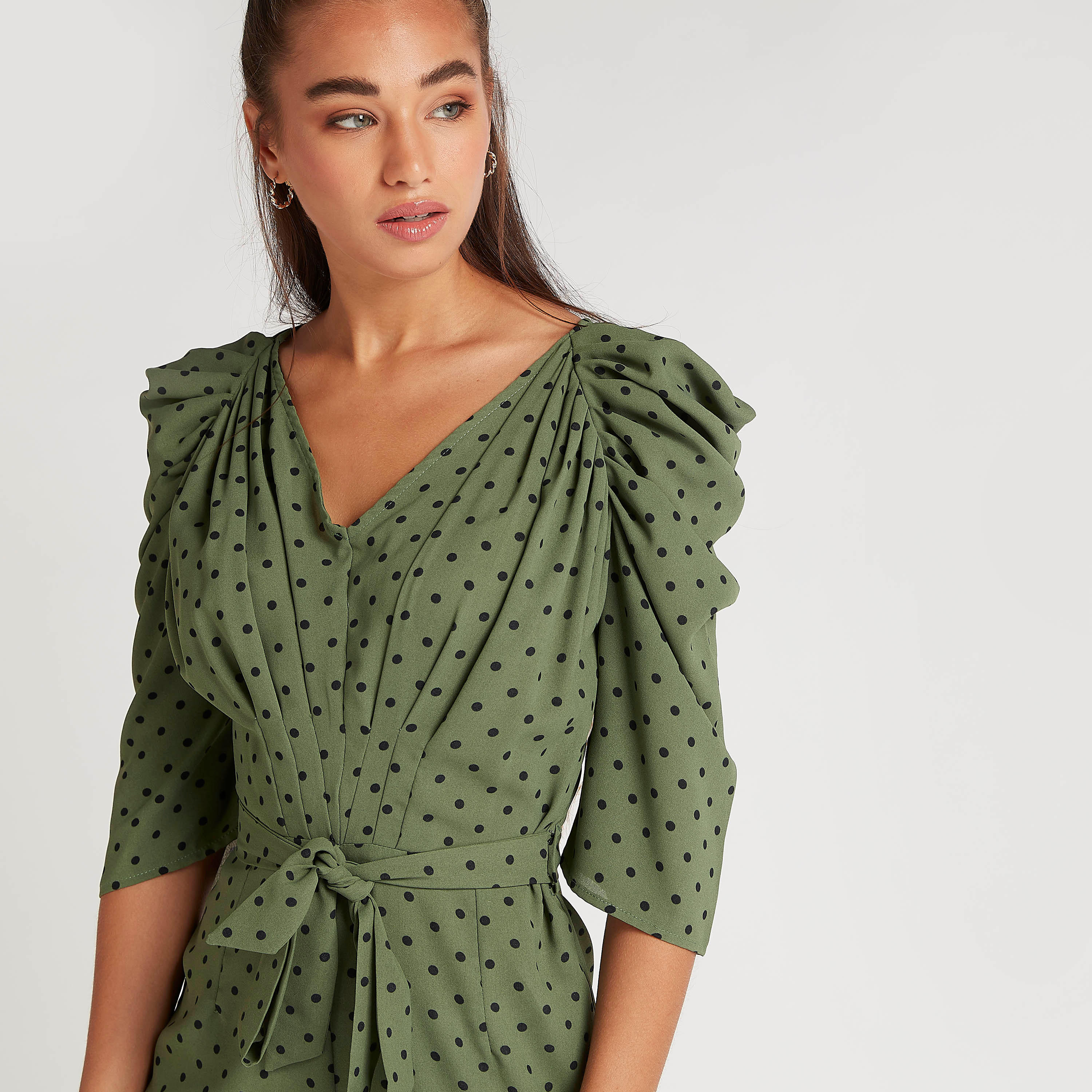 جامبسوت بطبعات منقّطة وأكمام 3/4 ورباط من تو إكستريمز-women-clothing-jumpsuits-image-7