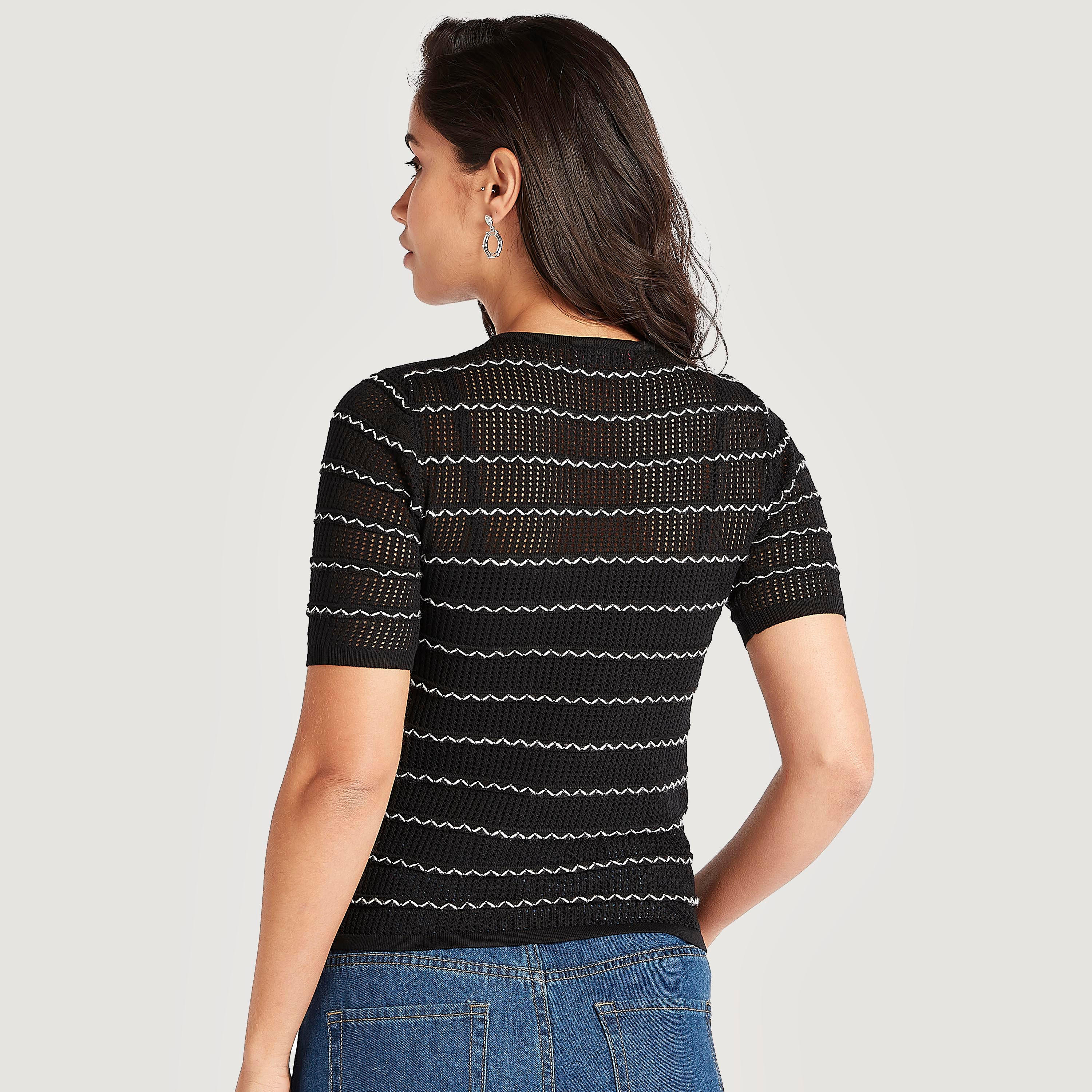 تيشيرت بارز الملمس بياقة مستديرة وأكمام قصيرة وطبعات تو إكستريمز-women-clothing-tshirts-image-4