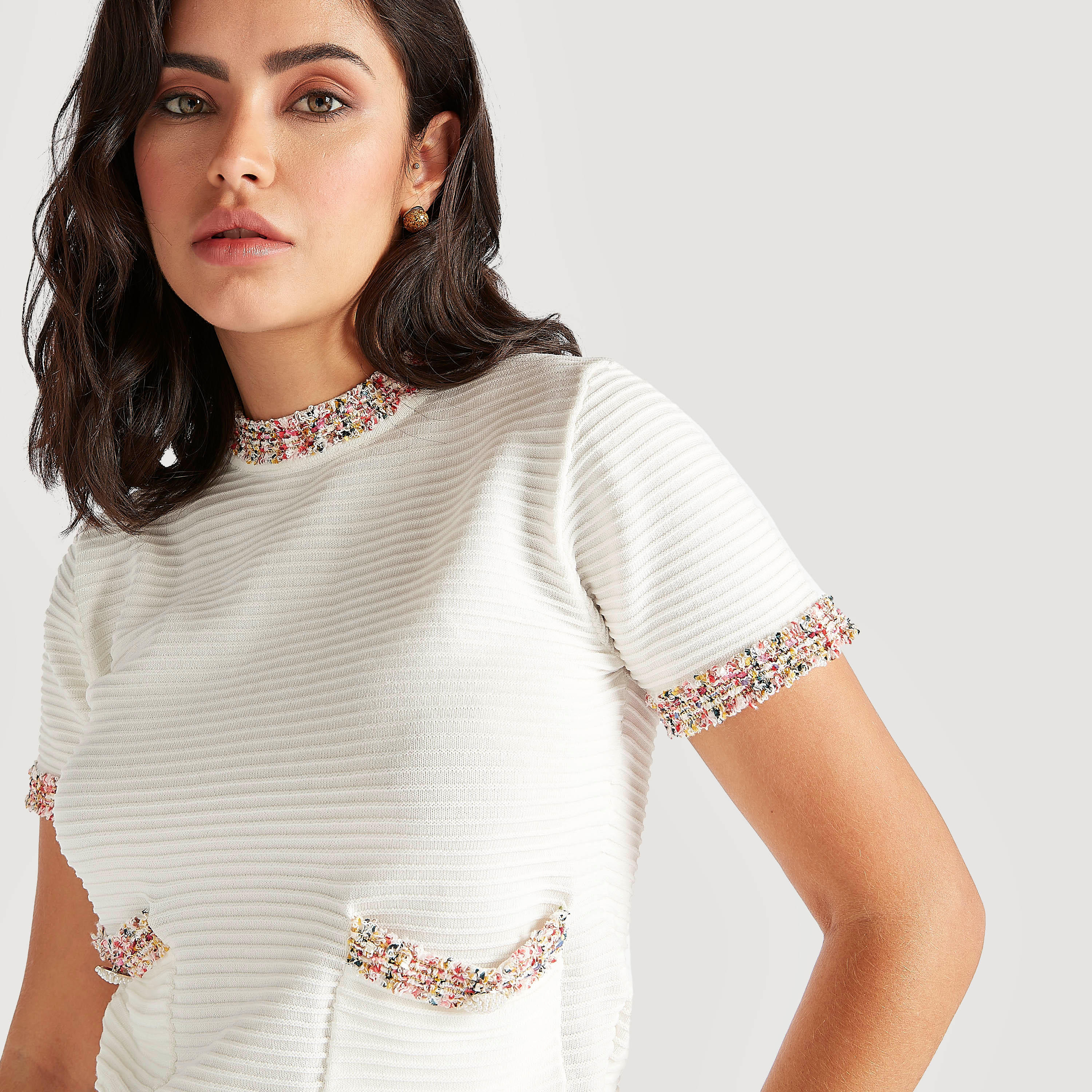 بلوزة بياقة عالية بارزة الملمس وجيوب وأكمام قصيرة من تو إكستريمز-women-clothing-shirtsandblouses-blouses-image-3