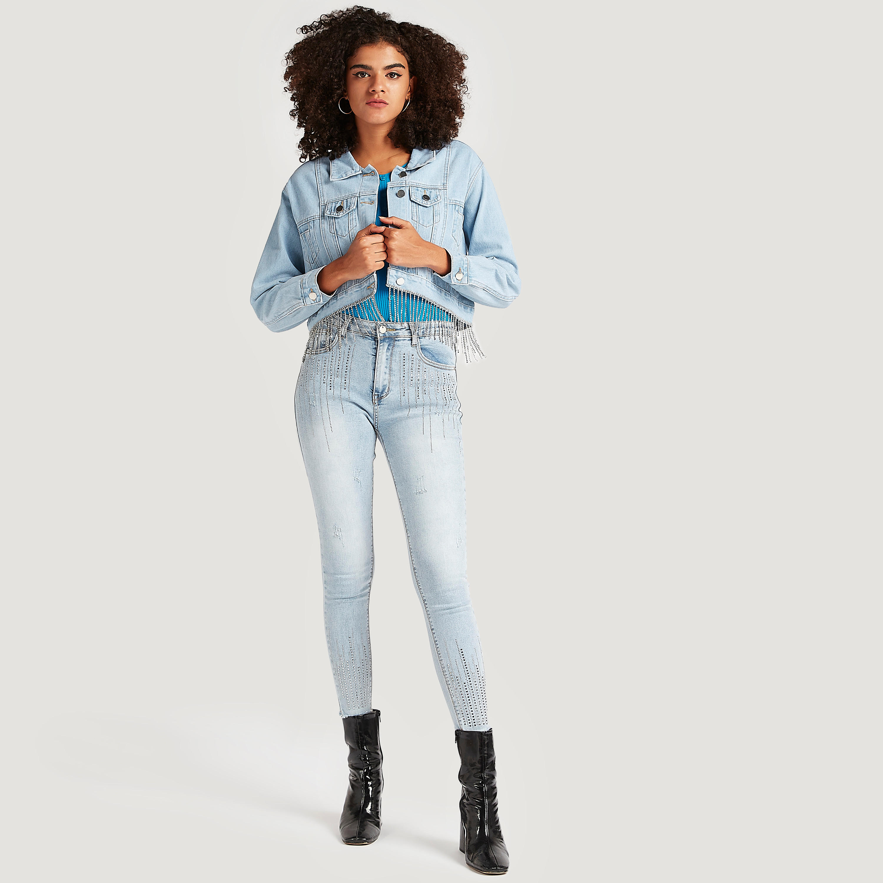 جاكيت دنيم مزيّنة بزر علوي وأكمام طويلة من تو إكستريمز-women-winterwear-coatsandjackets-jackets-image-2
