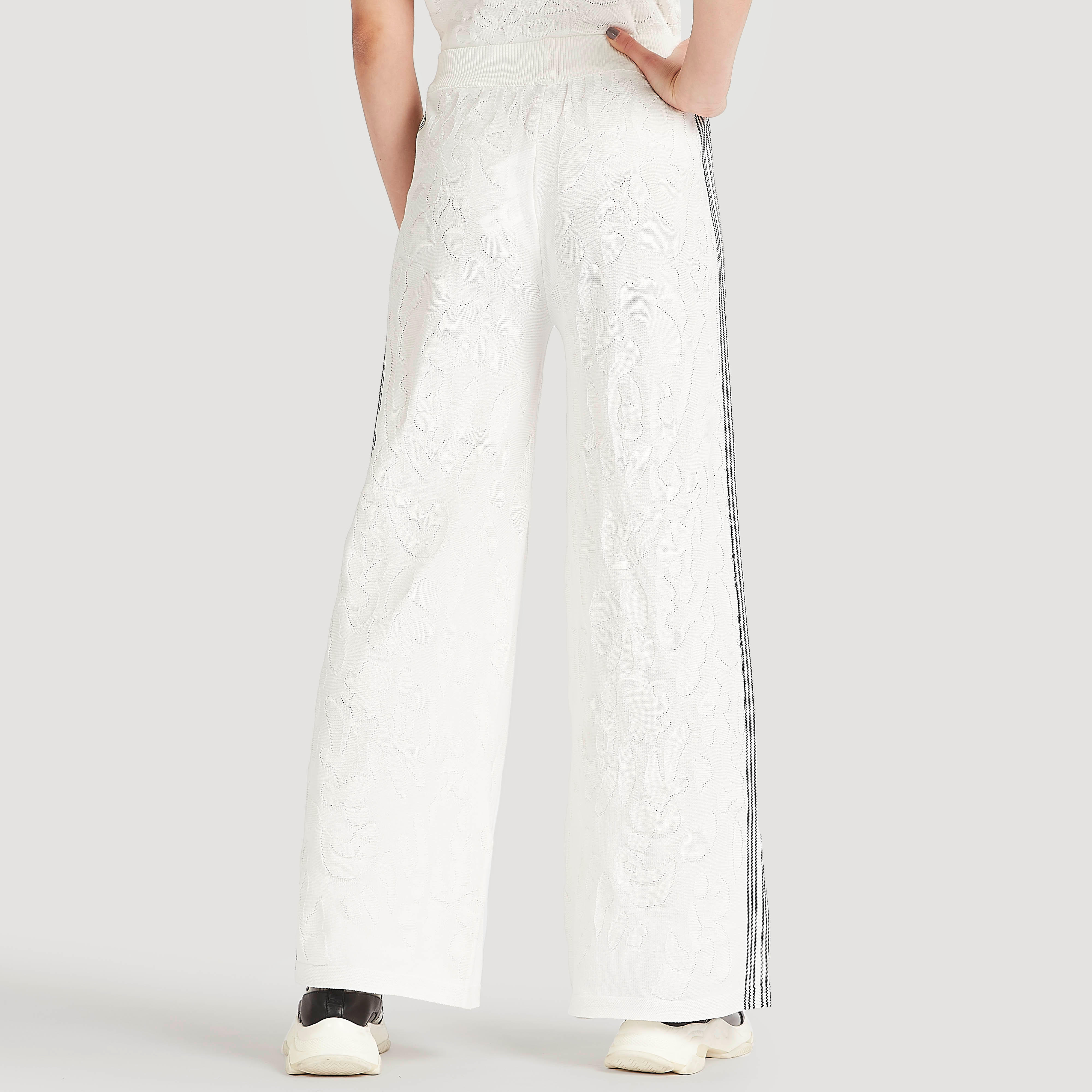 بنطلون بارز الملمس بخصر مطّاطي مرتفع من تو إكستريمز-women-clothing-bottoms-trousers-image-4