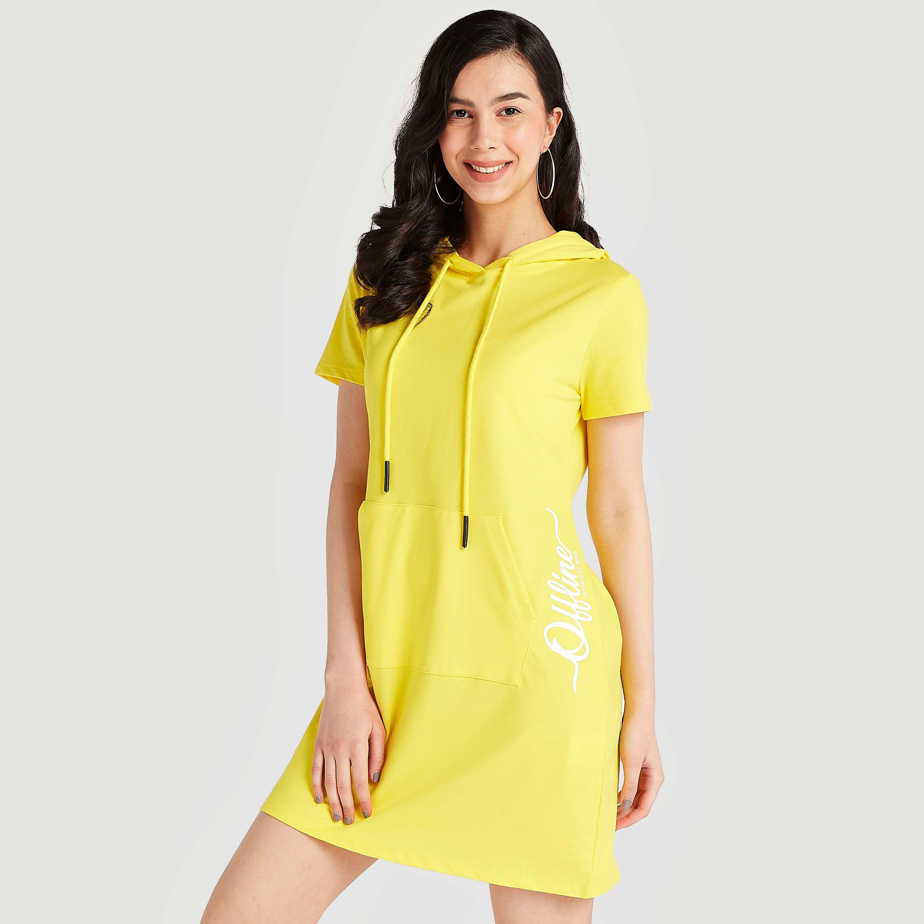 فستان جامبر قصير بطبعات وقبّعة وأكمام قصيرة من تو إكستريمز-women-clothing-dresses-image-1