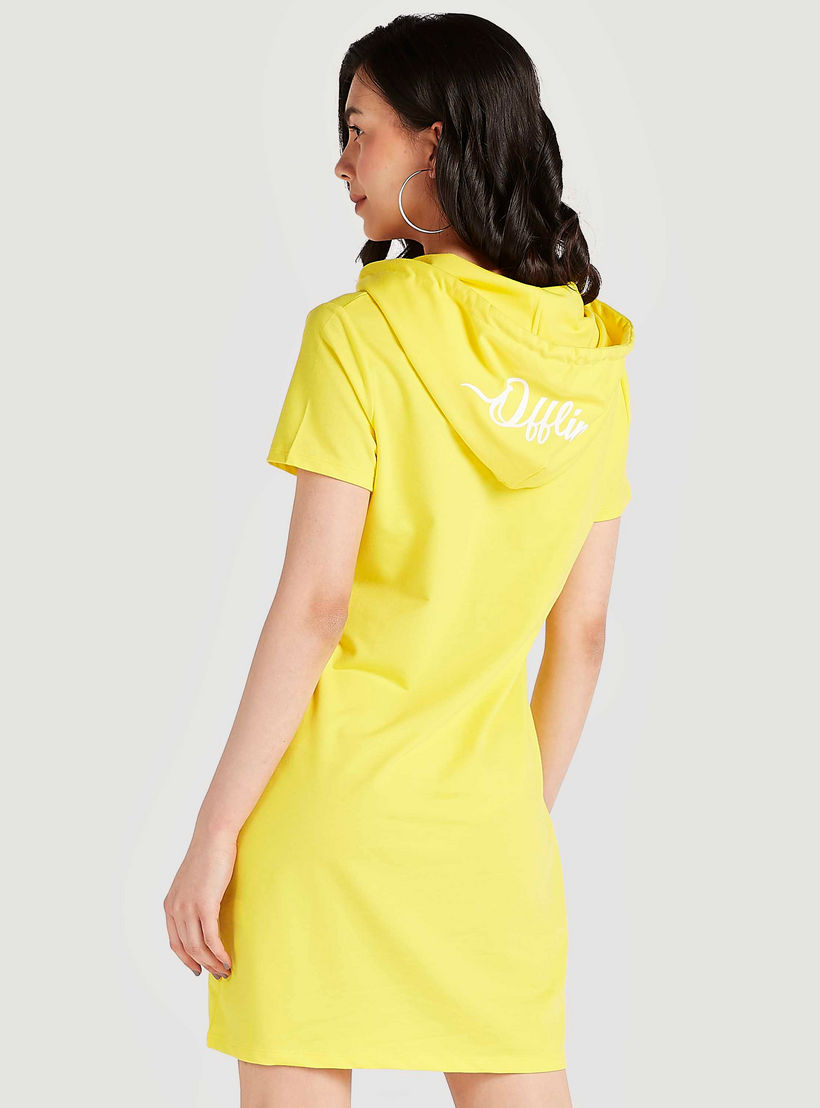 فستان جامبر قصير بطبعات وقبّعة وأكمام قصيرة من تو إكستريمز-women-clothing-dresses-image-4