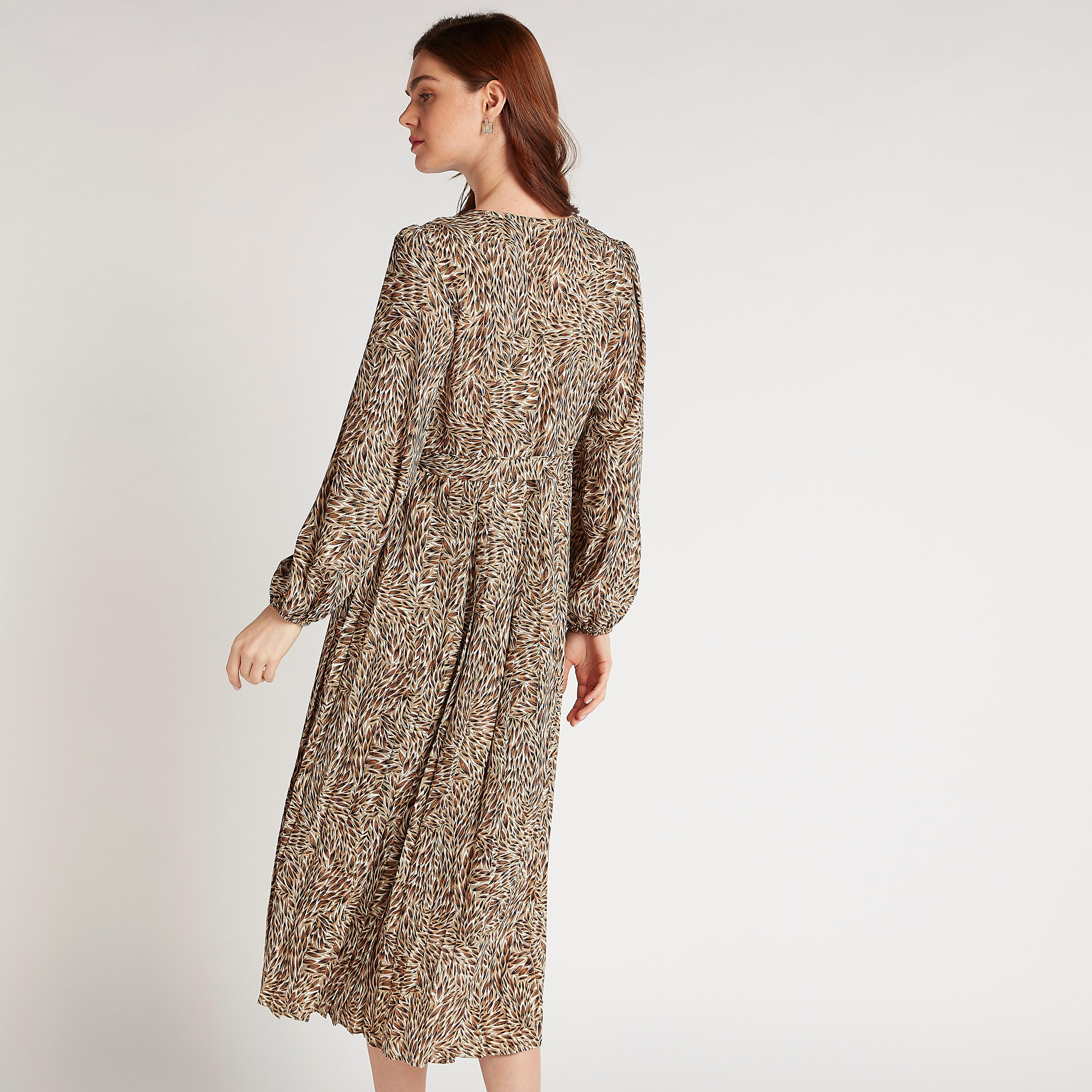 فستان إيه لاين ميدي بطبعات وأكمام منفوشة وحزام رباط من تو إكستريمز-women-clothing-dresses-image-4