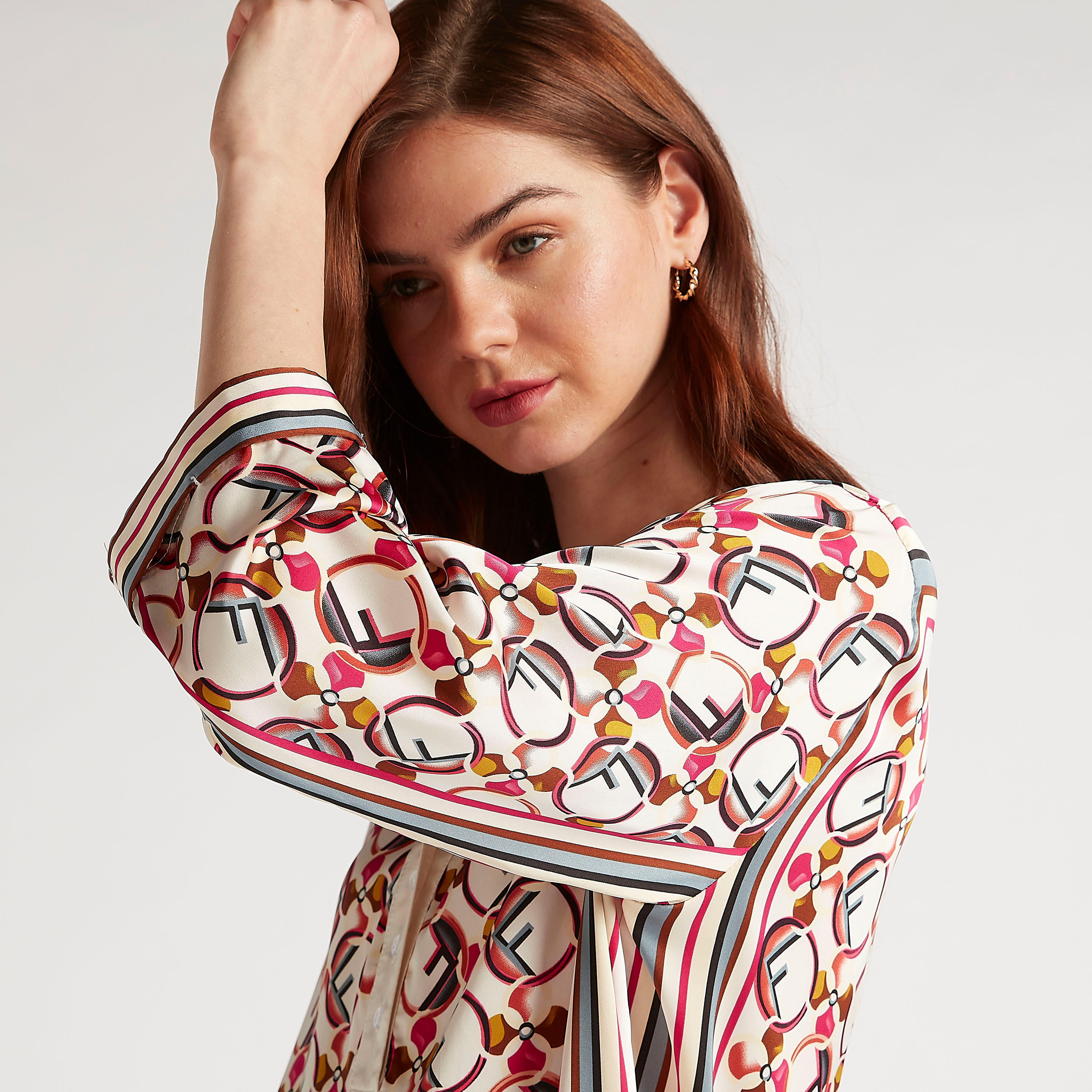 تونيك بطبعات وياقة v وأكمام طويلة من تو إكستريمز-women-clothing-shirtsandblouses-blouses-image-3