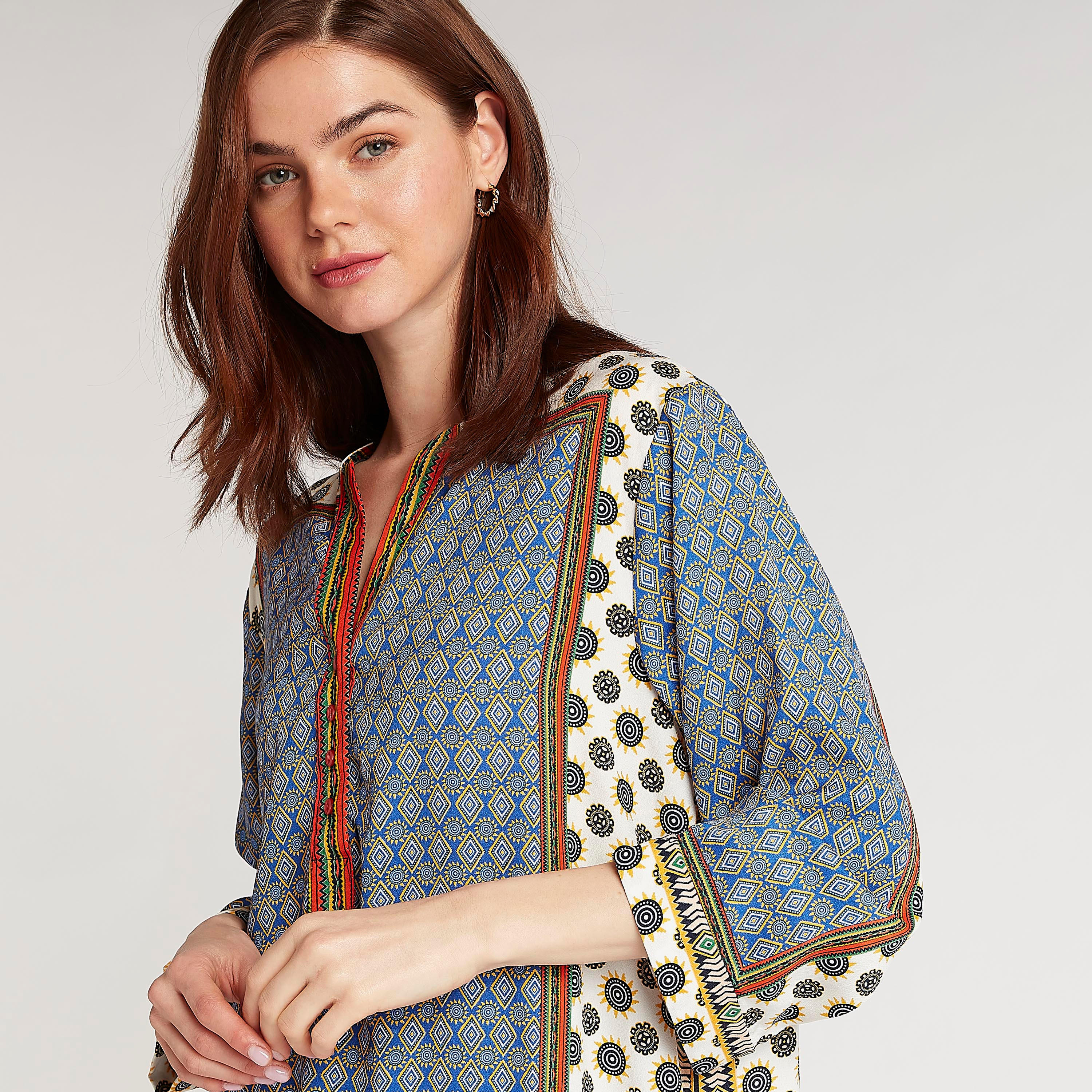 تونيك بطبعات وياقة v وأكمام طويلة من تو إكستريمز-women-clothing-shirtsandblouses-blouses-image-3