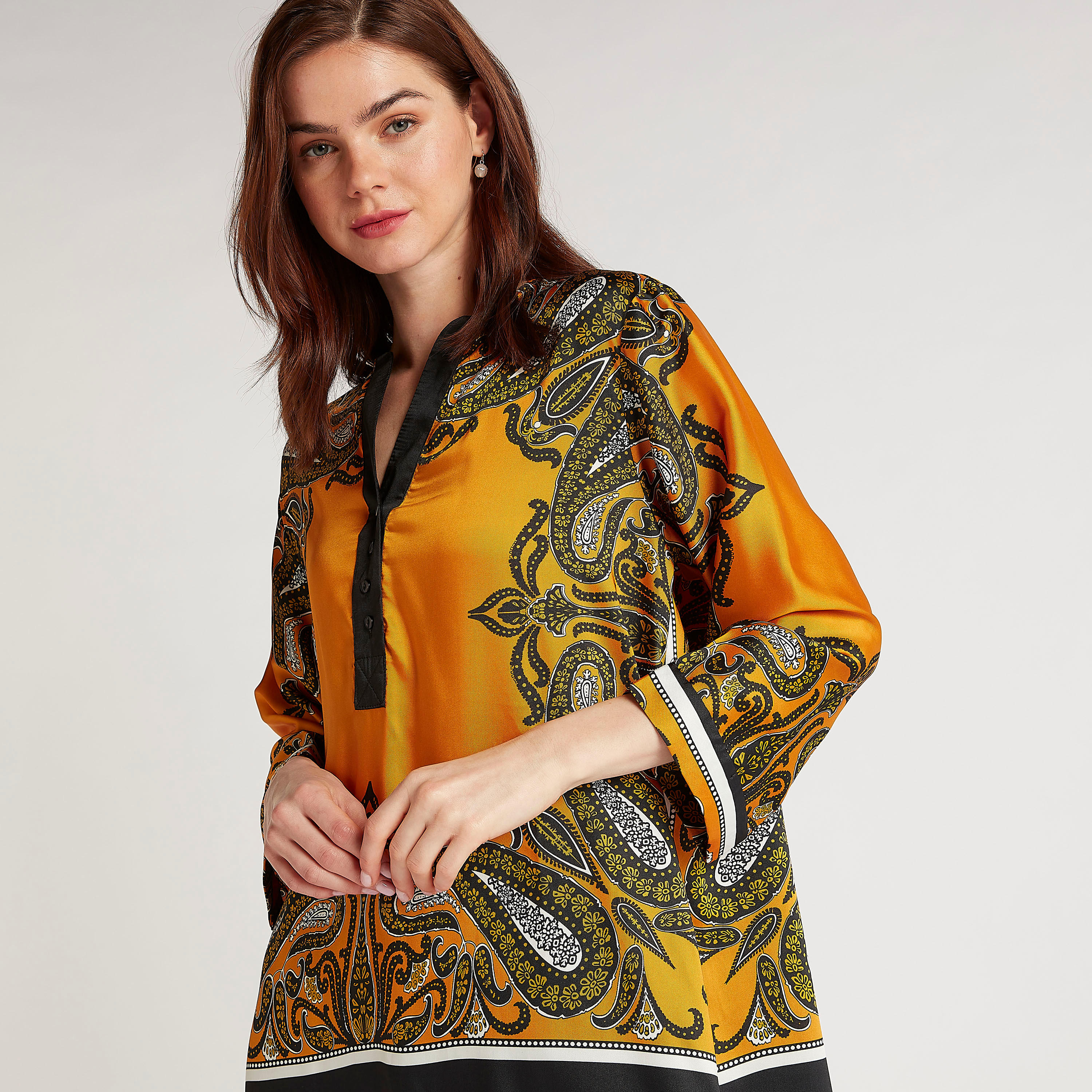 تونيك بطبعات بيزلي وياقة v وأكمام طويلة من تو إكستريمز-women-clothing-shirtsandblouses-blouses-image-3