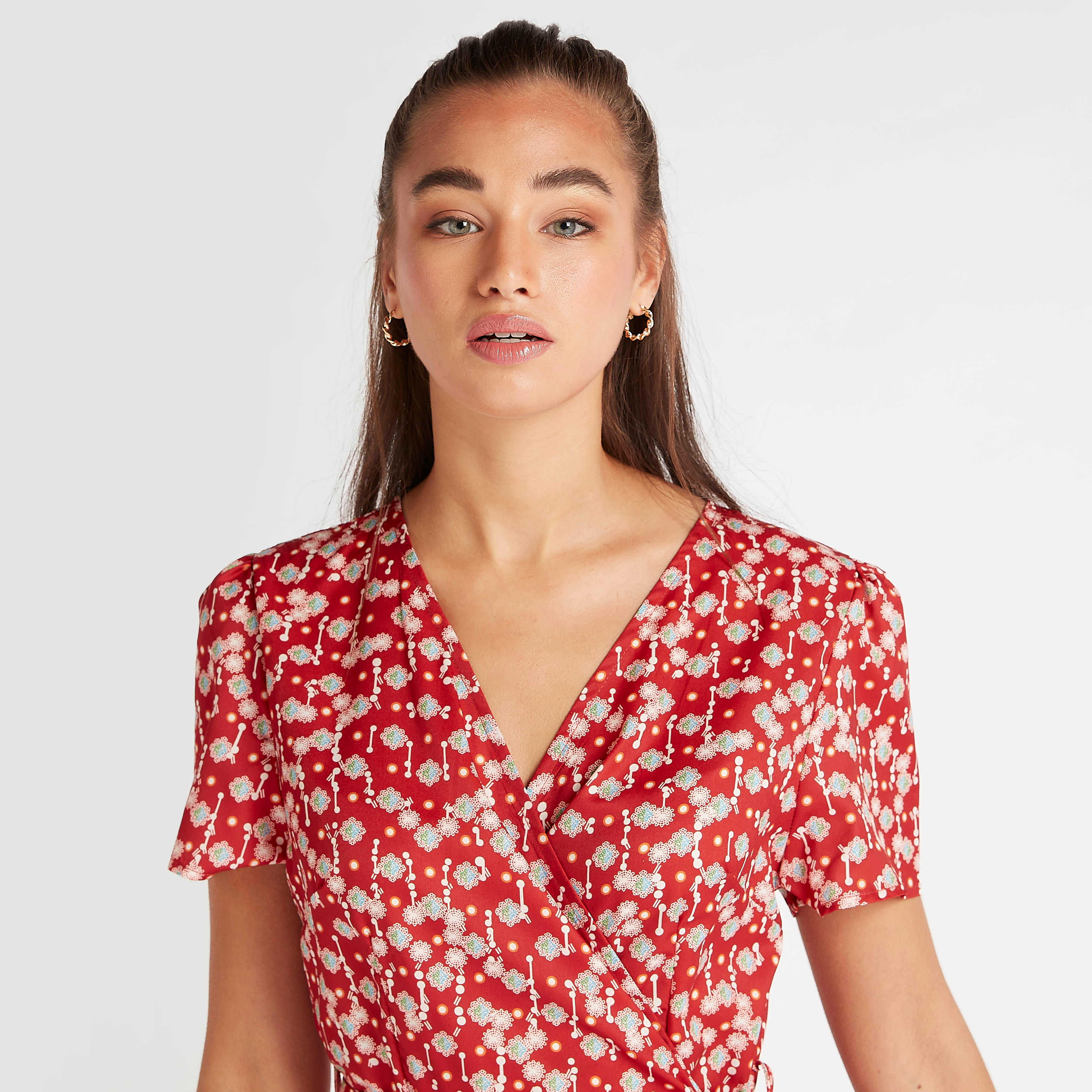 فستان ميدي ملفوف بطبعات وياقة v وأكمام قصيرة من تو إكستريمز-women-clothing-dresses-image-6