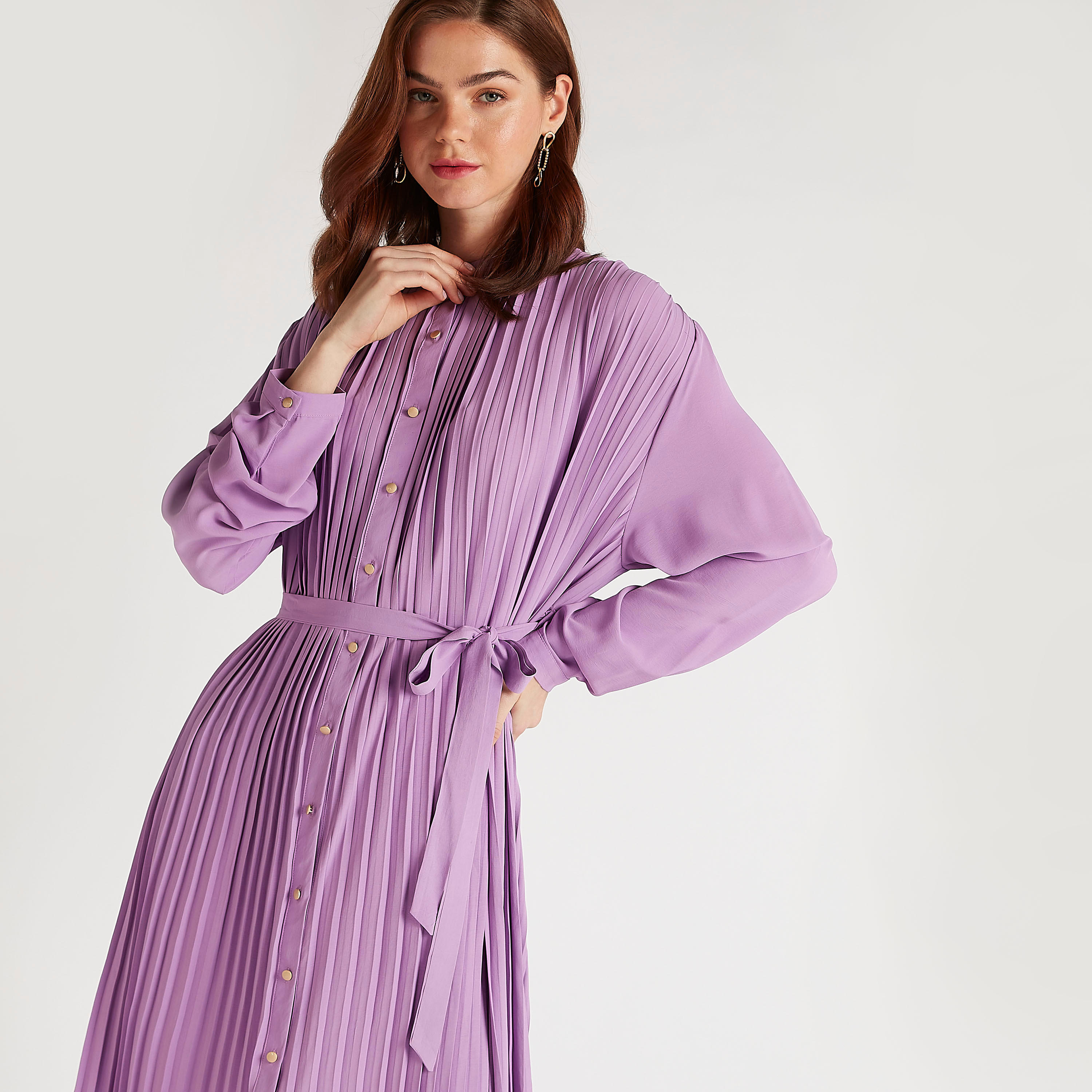 فستان قميص ميدي سادة بكشكشة وأكمام طويلة مع حزام من تو إكستريمز-women-clothing-dresses-image-5