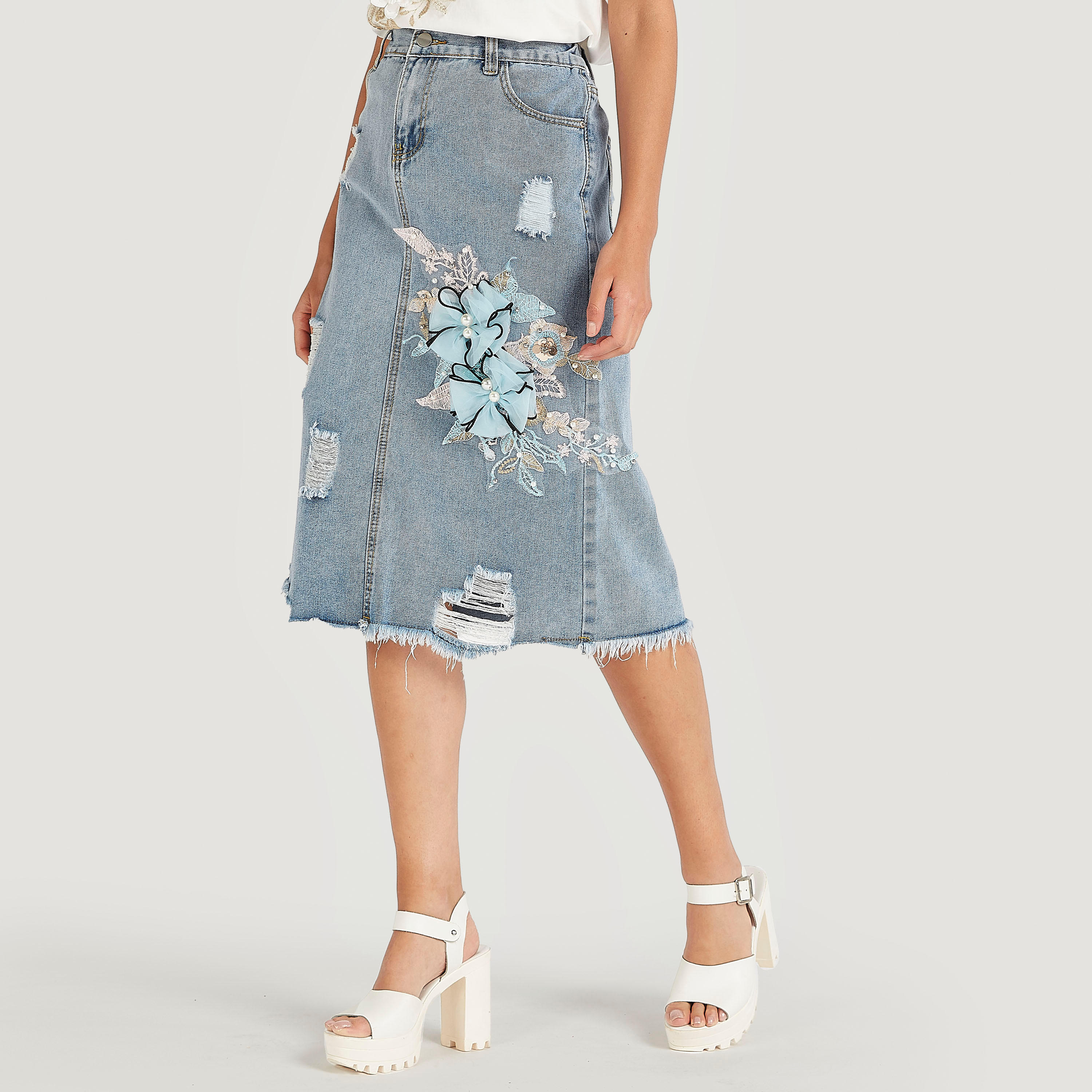تنورة دنيم ميدي إيه لاين بزخارف أزهار من تو إكسريمز-women-clothing-bottoms-skirts-image-1