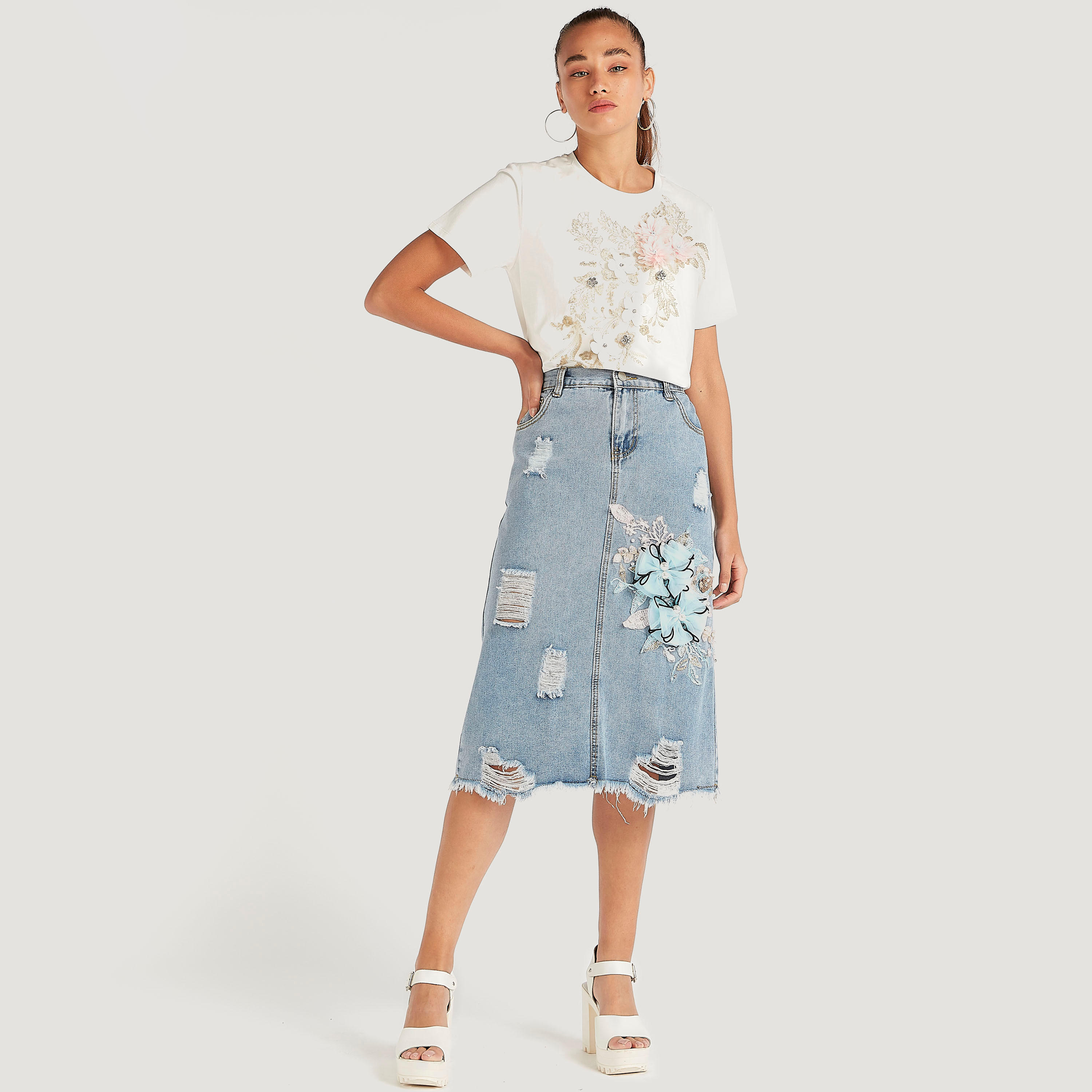 تنورة دنيم ميدي إيه لاين بزخارف أزهار من تو إكسريمز-women-clothing-bottoms-skirts-image-2