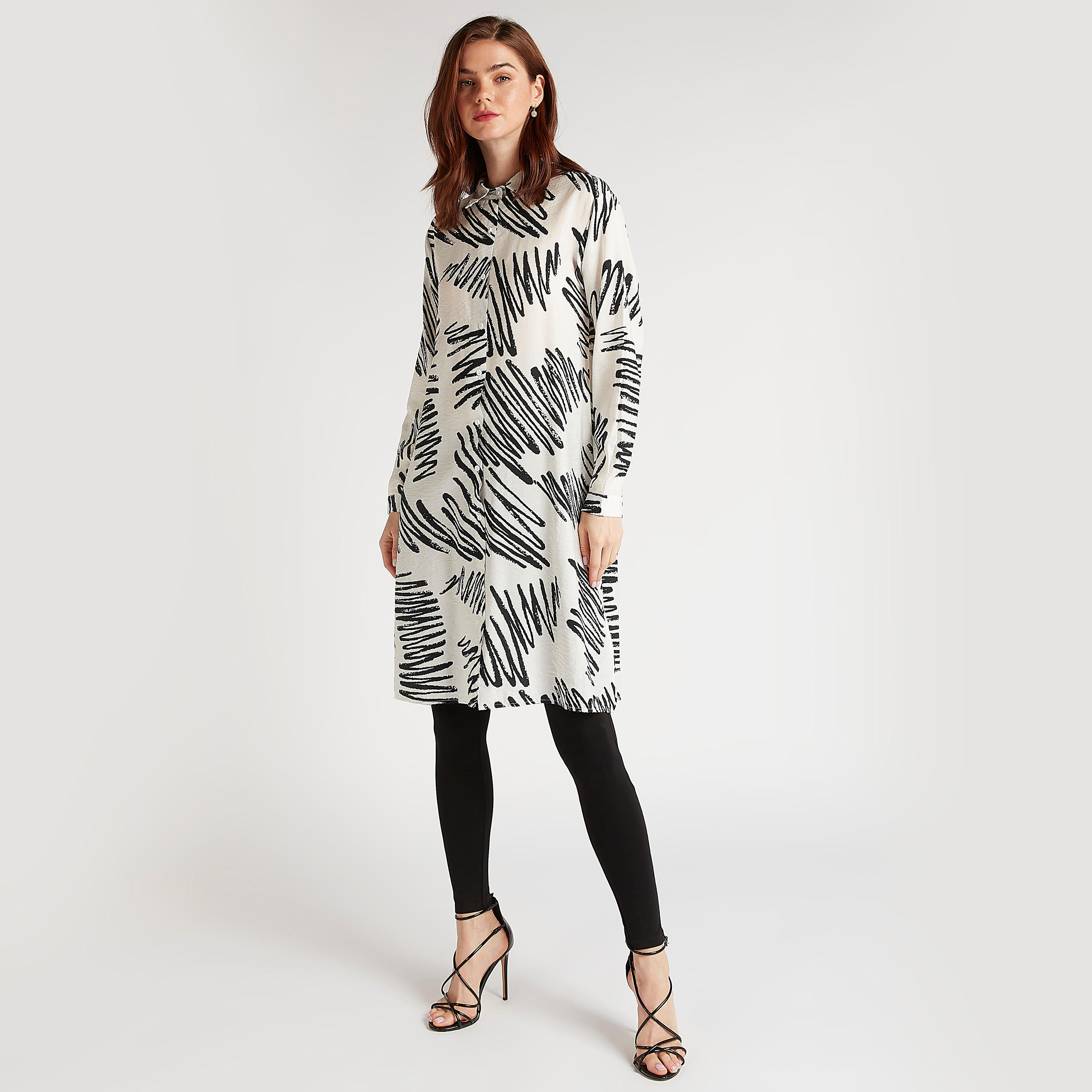 قميص بياقة عادية وأكمام طويلة وقصّة مريحة وطبعات من تو إكستريمز-women-clothing-shirtsandblouses-shirts-image-2