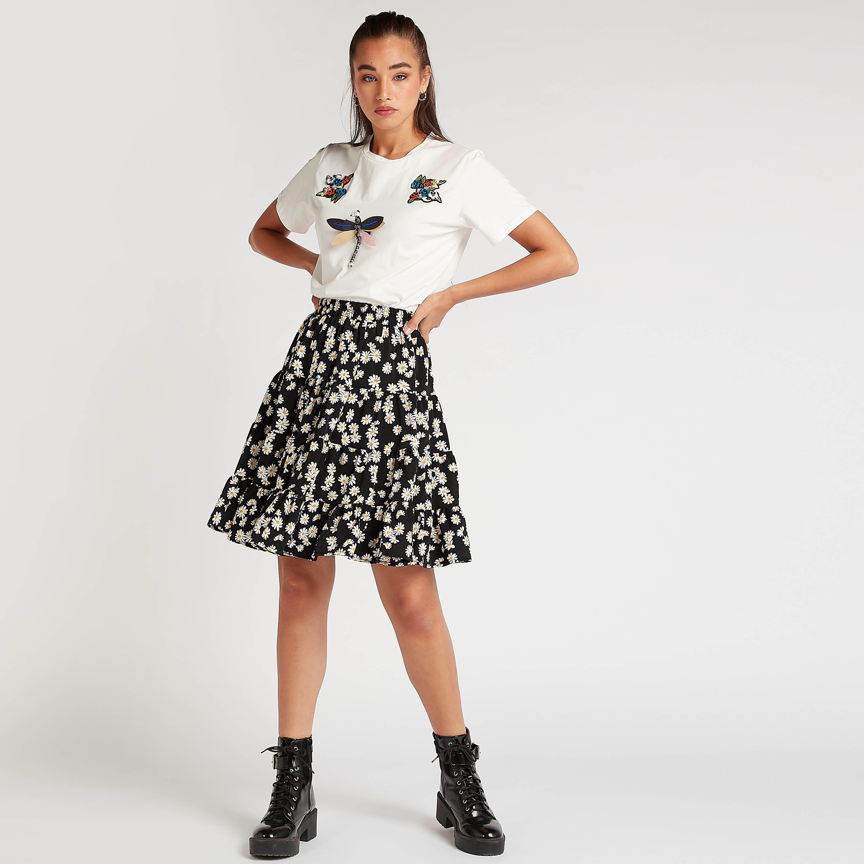 تنّورة منسدلة واسعة قصيرة بطبعات أزهار وخصر مطّاطي-women-clothing-bottoms-skirts-image-2