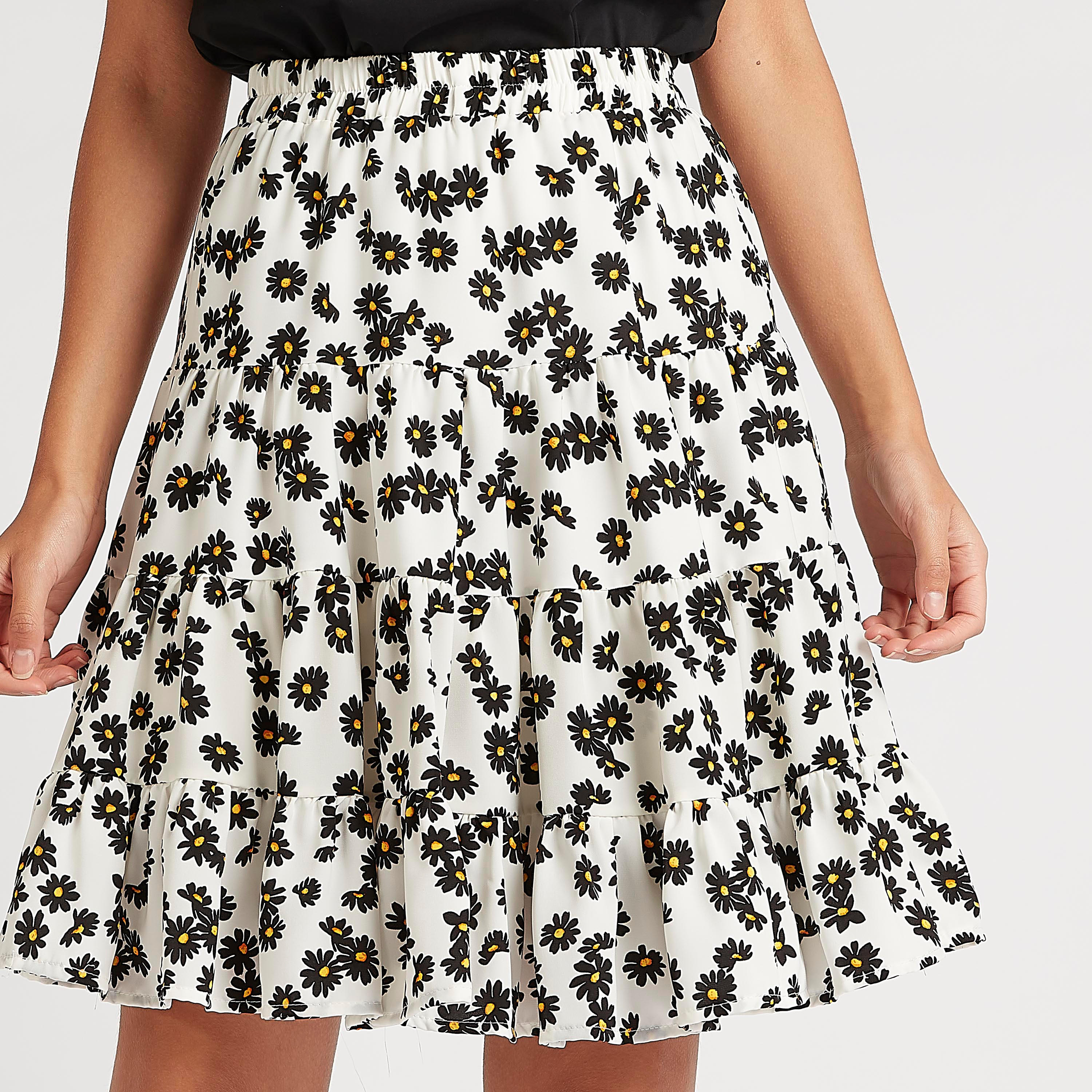 تنّورة منسدلة واسعة قصيرة بطبعات أزهار وخصر مطّاطي من تو إكستريمز-women-clothing-bottoms-skirts-image-3