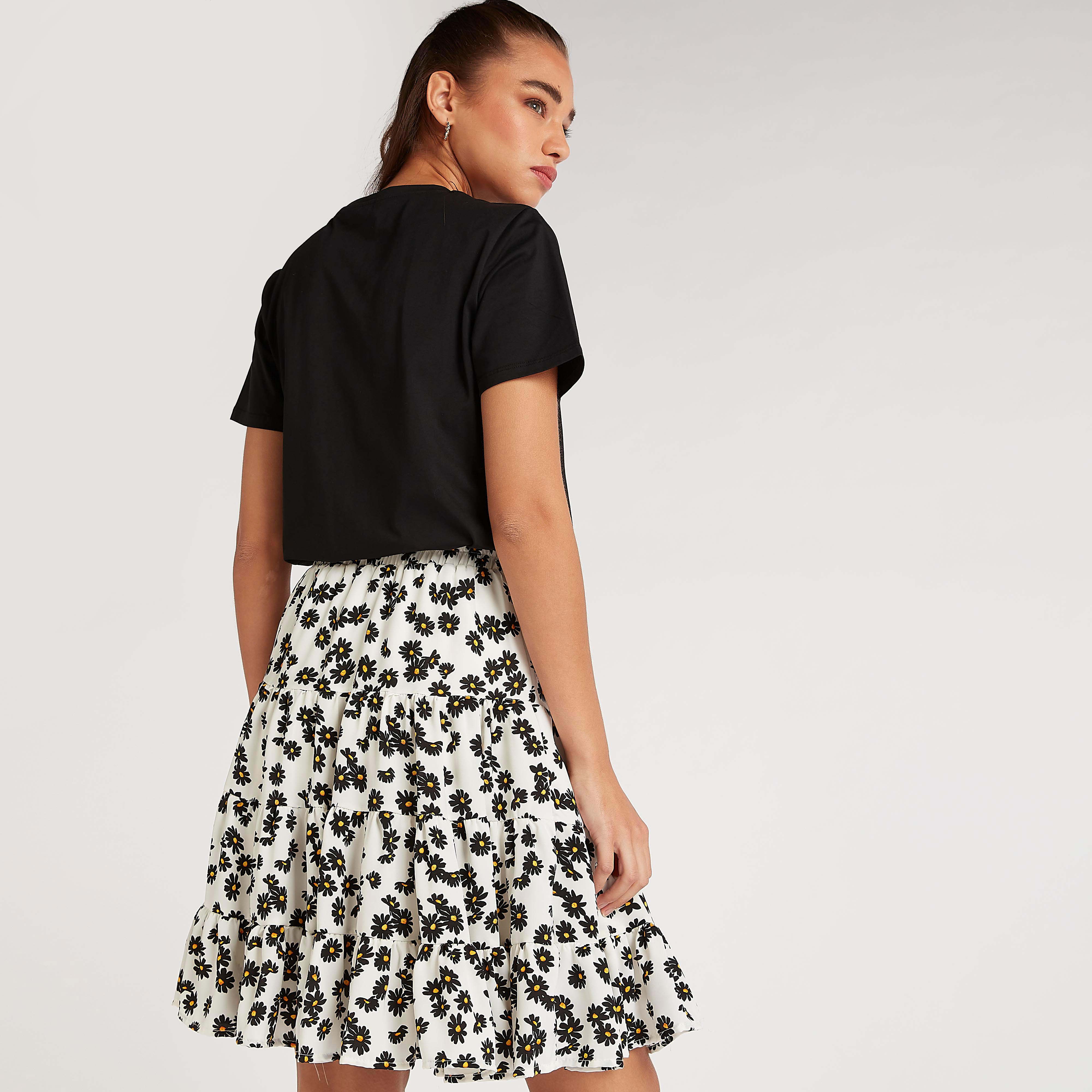 تنّورة منسدلة واسعة قصيرة بطبعات أزهار وخصر مطّاطي من تو إكستريمز-women-clothing-bottoms-skirts-image-4