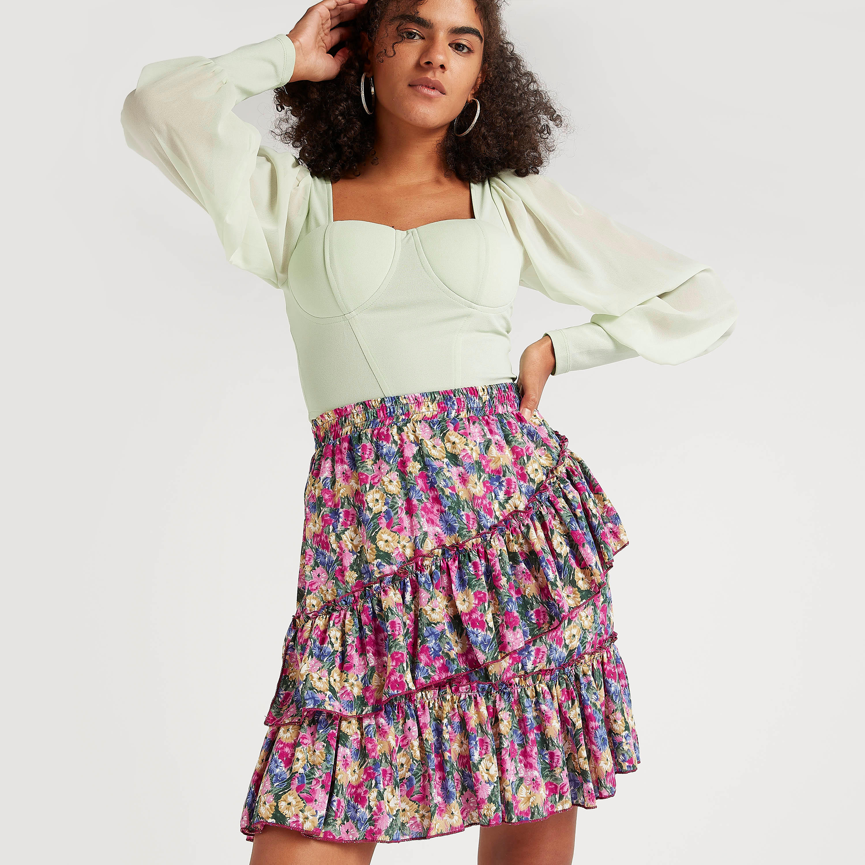 تنّورة منسدلة واسعة قصيرة بطبعات أزهار وخصر مطّاطي من تو إكستريمز-women-clothing-bottoms-skirts-image-1
