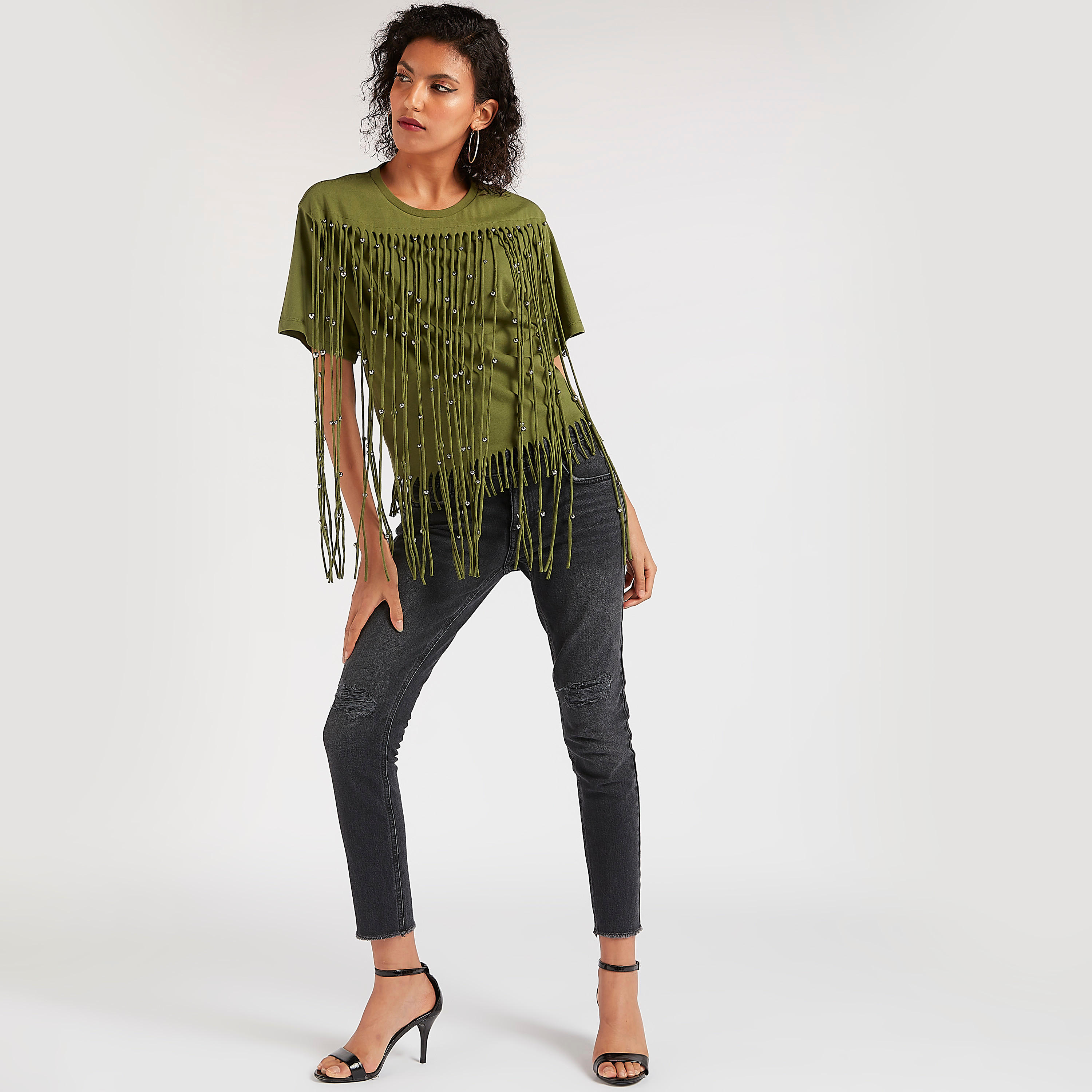 بلوزة بياقة ضيّقة وأكمام قصيرة وشراشيب من توإكستريمز-women-clothing-shirtsandblouses-blouses-image-3