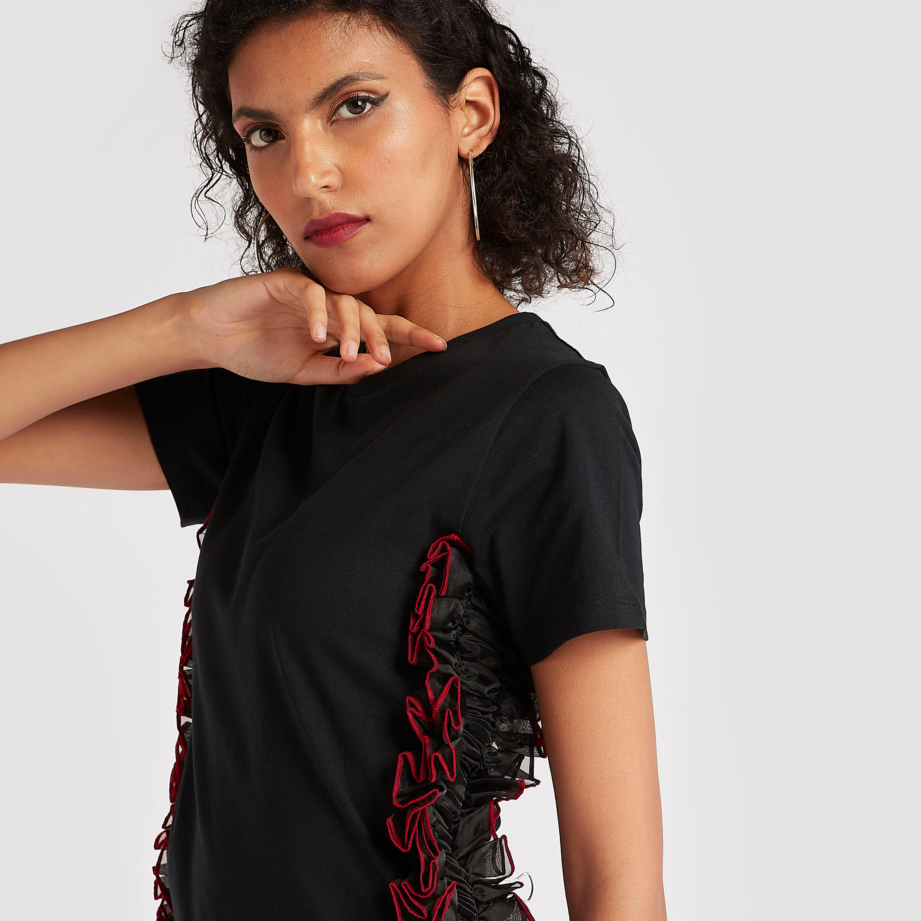 بلوزة سادة بياقة ضيقة وأكمام طويلة وتفاصيل كشكشة من تو إكستريمز-women-clothing-shirtsandblouses-blouses-image-5