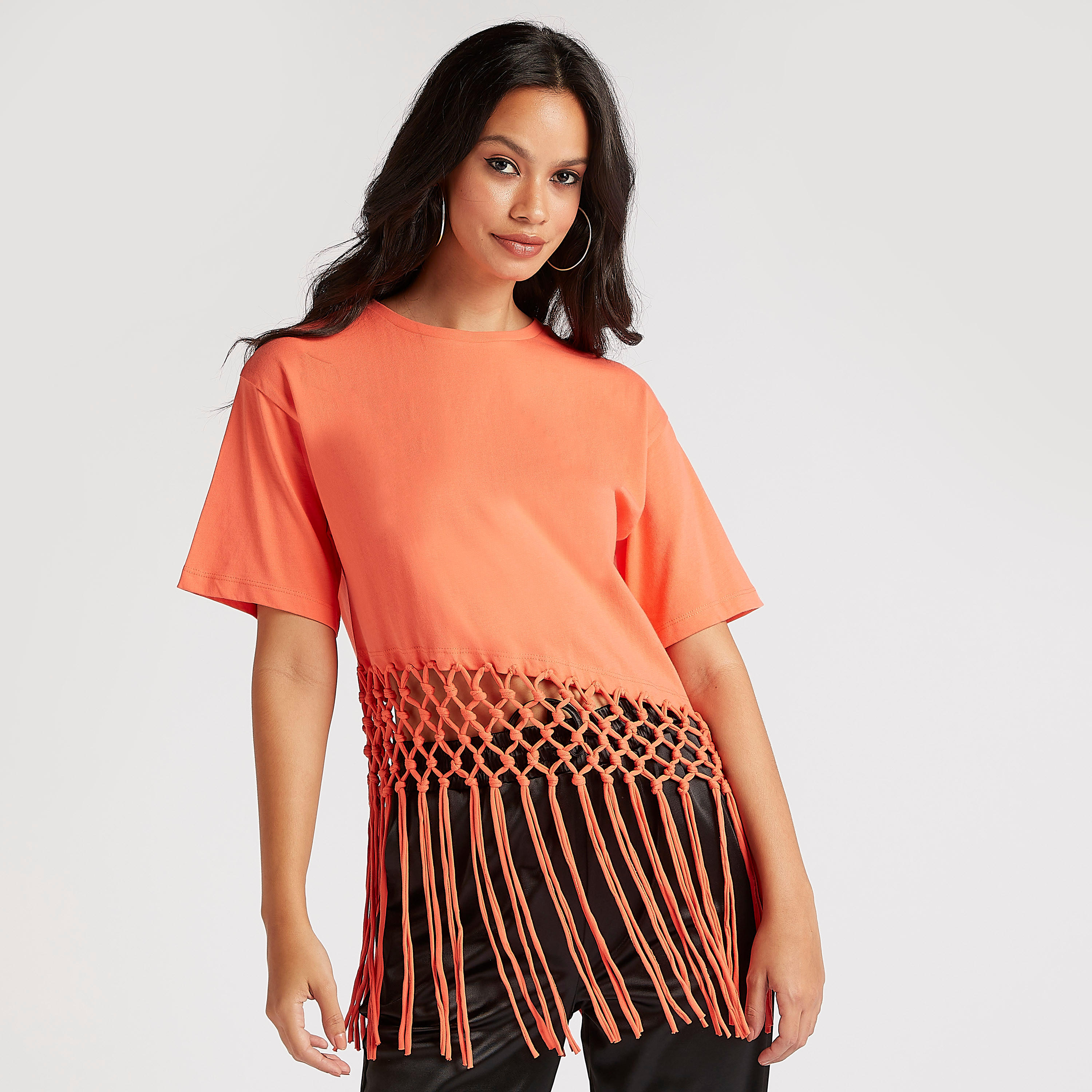 بلوزة سادة بياقة ضيّقة وأطراف بشراشيب-women-clothing-shirtsandblouses-blouses-image-5