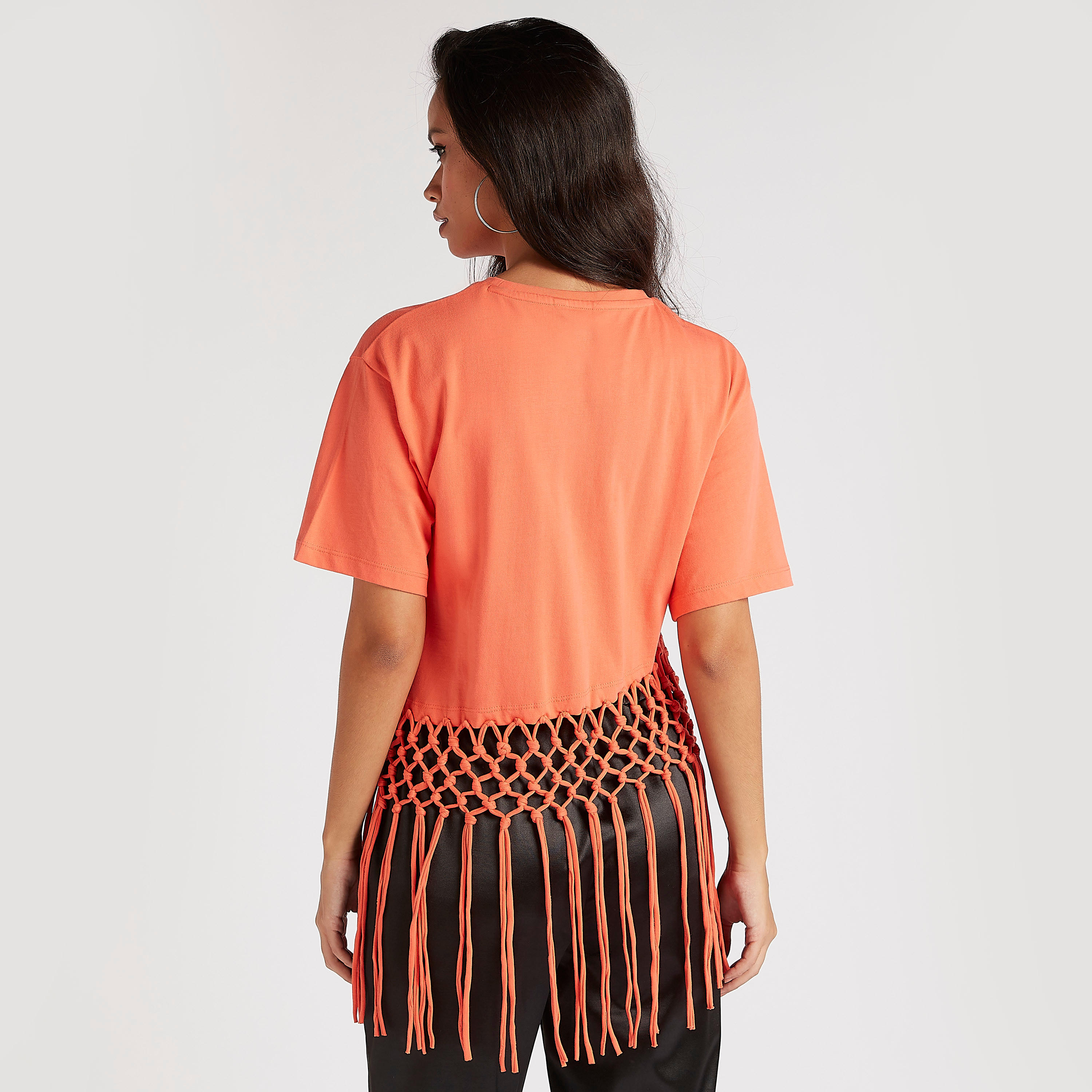 بلوزة سادة بياقة ضيّقة وأطراف بشراشيب-women-clothing-shirtsandblouses-blouses-image-2