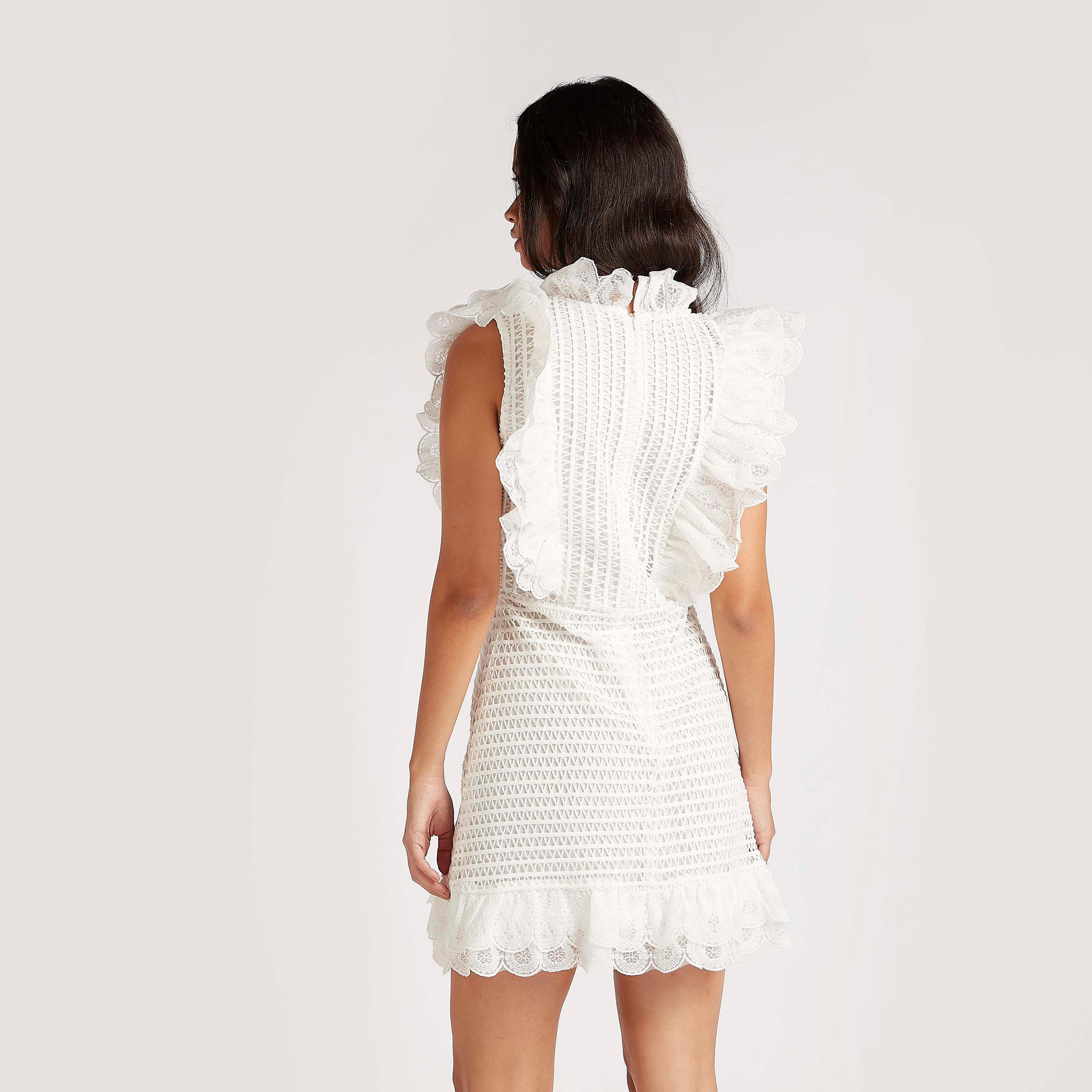 فستان دانتيل ضيّق قصير دون أكمام من توإكستريمز-women-clothing-dresses-image-5