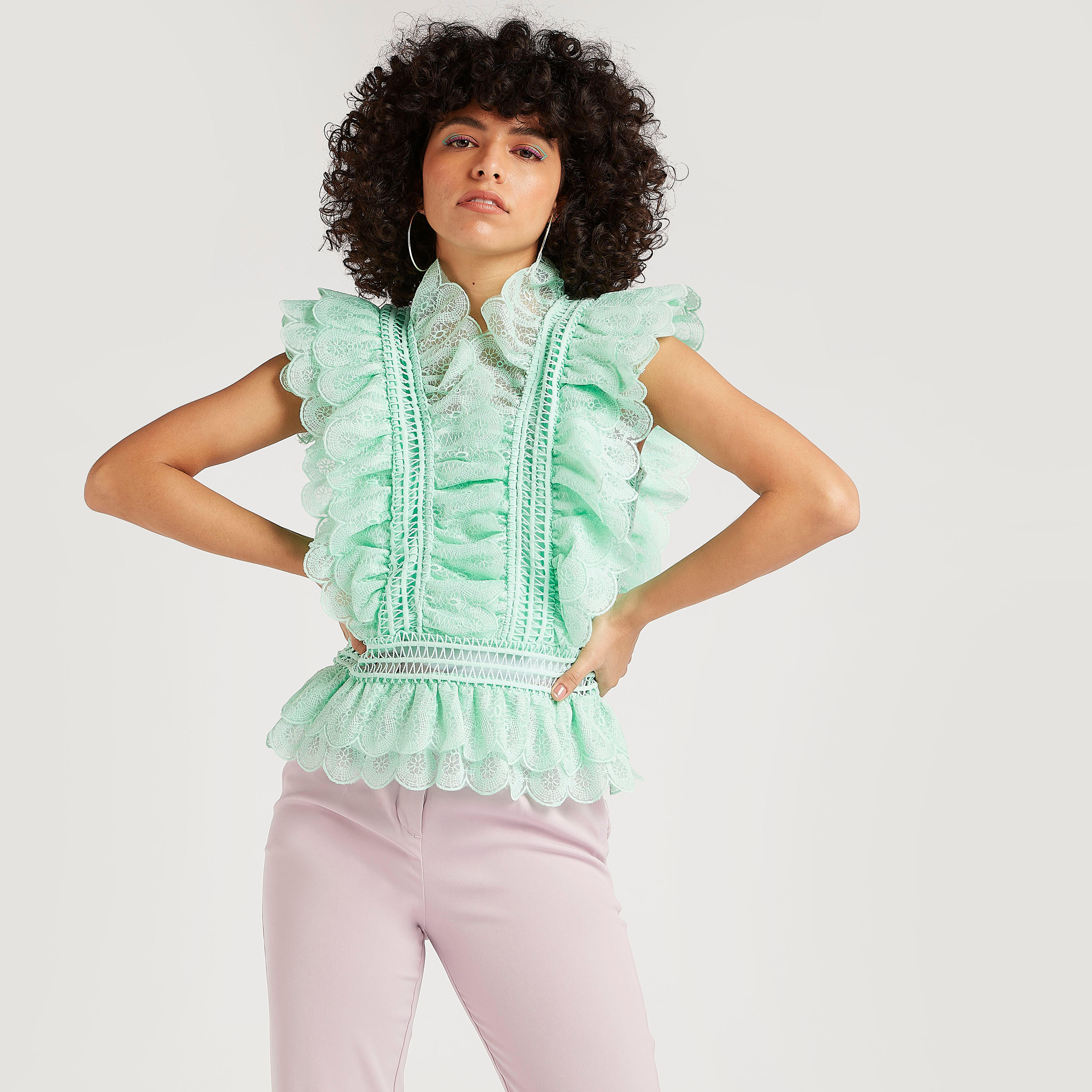 بلوزة بتفاصيل كشكشة وأكمام قصيرة وكشكشة على الخصر-women-clothing-shirtsandblouses-blouses-image-5